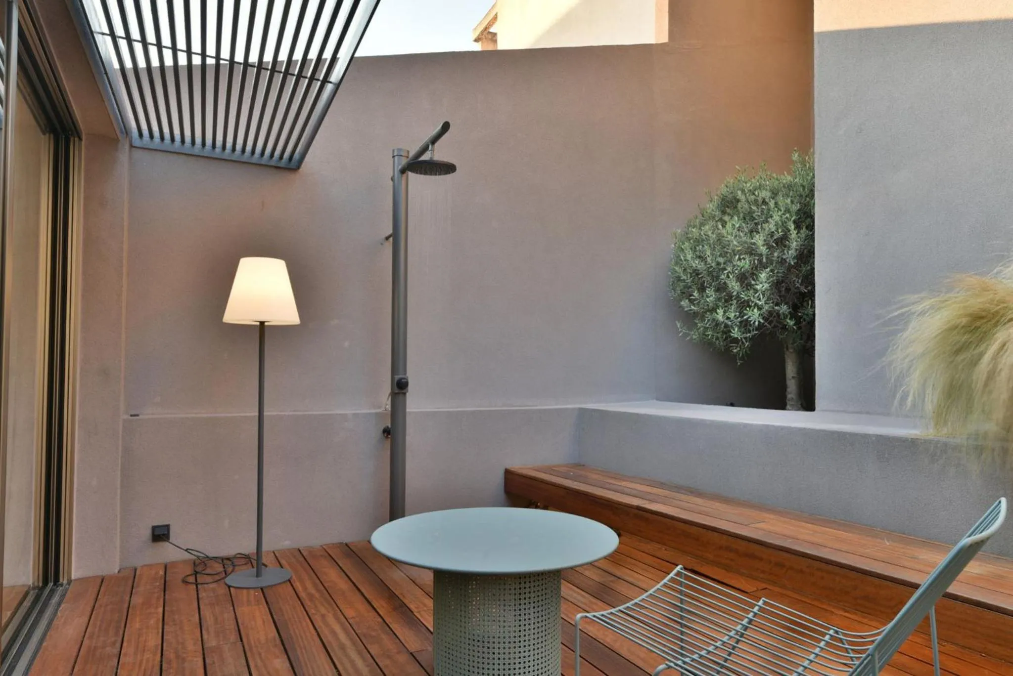 Nikiou Suites Luxury Residence