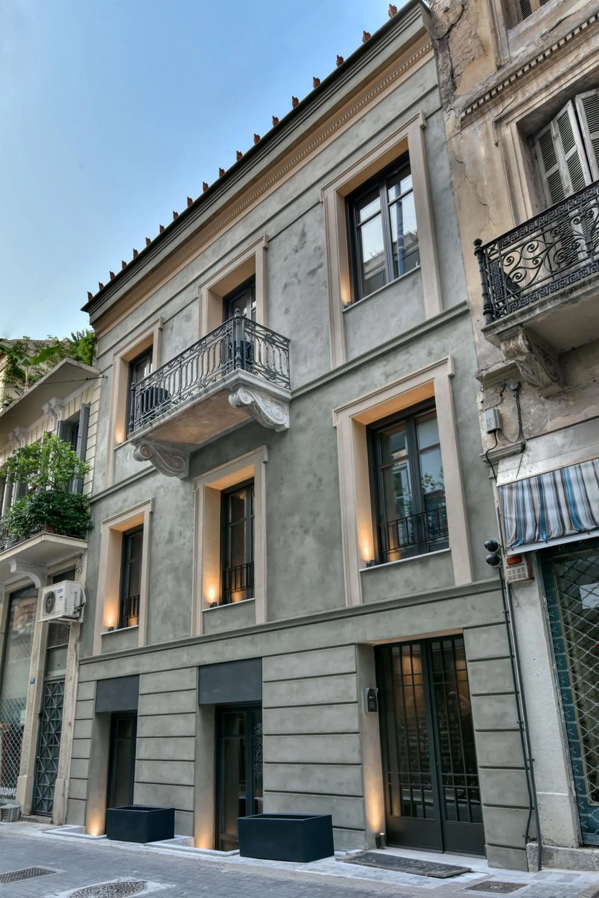 Property building in Nikiou Suites Luxury Residence