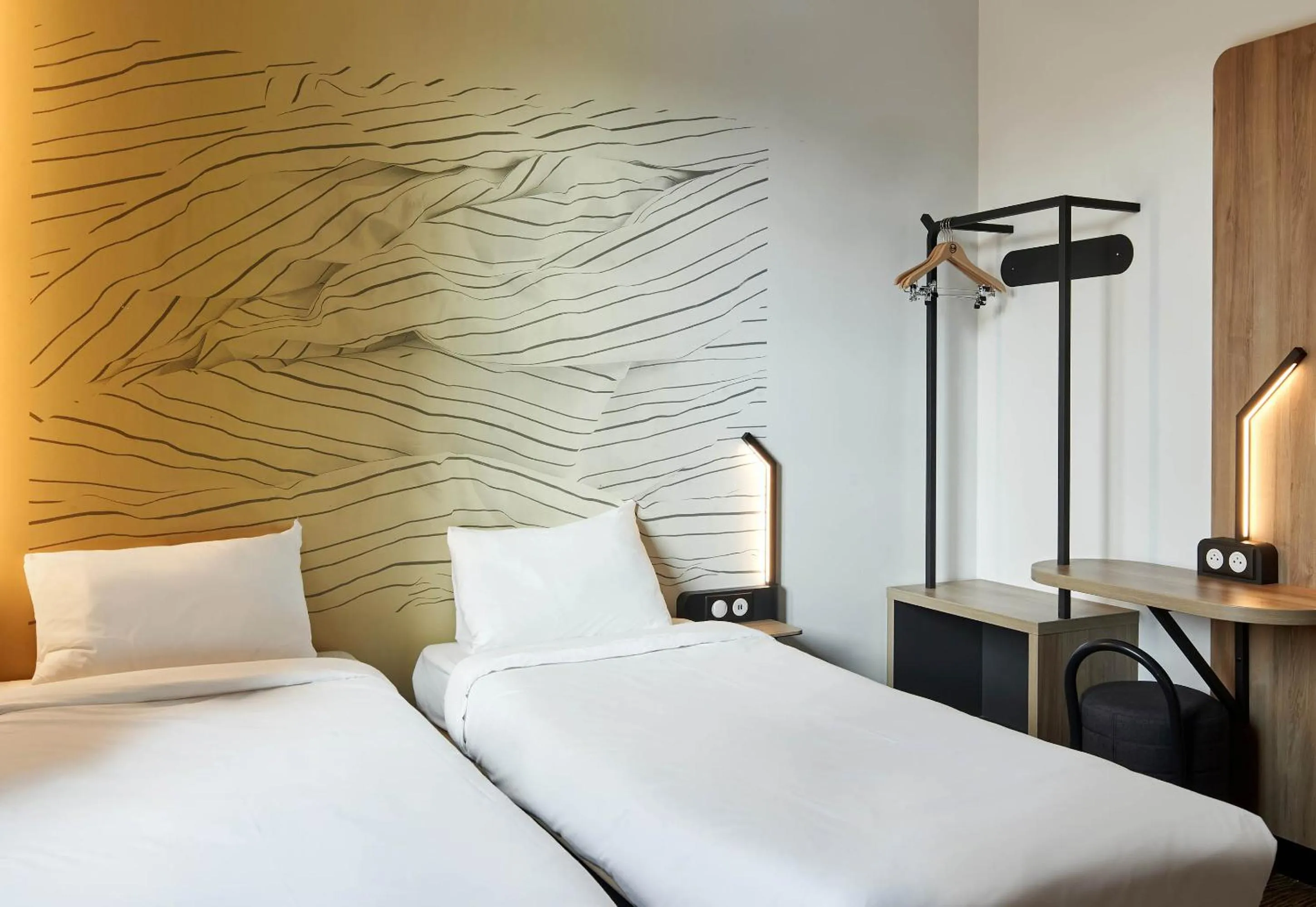 Bedroom, Bed in B&B HOTEL Argenteuil