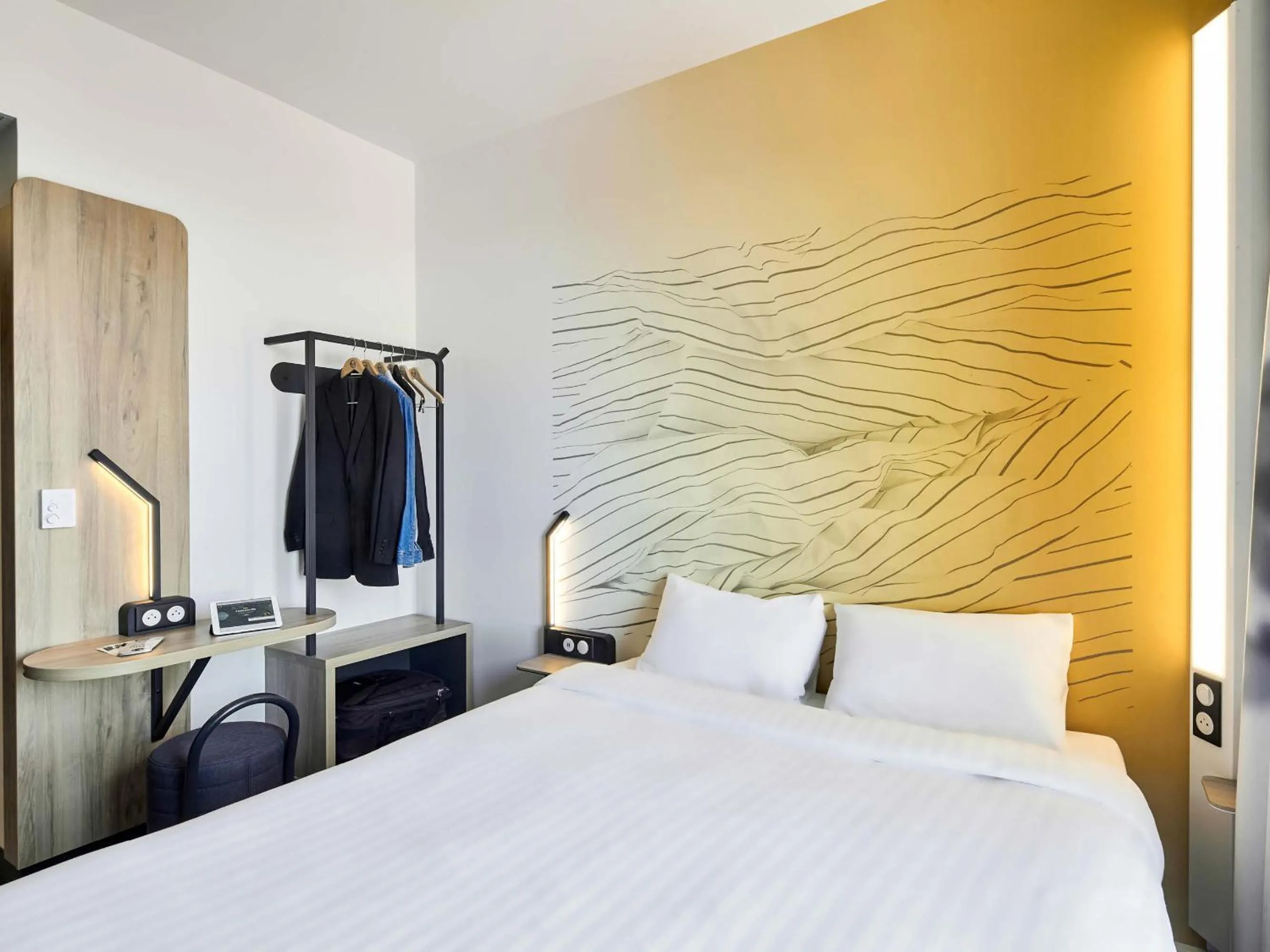 Bedroom, Bed in B&B HOTEL Argenteuil