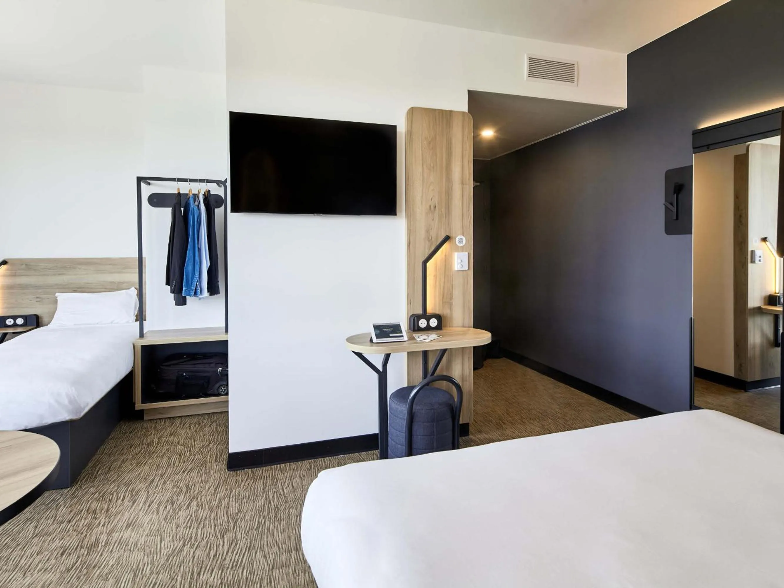 Bedroom, Bed in B&B HOTEL Argenteuil