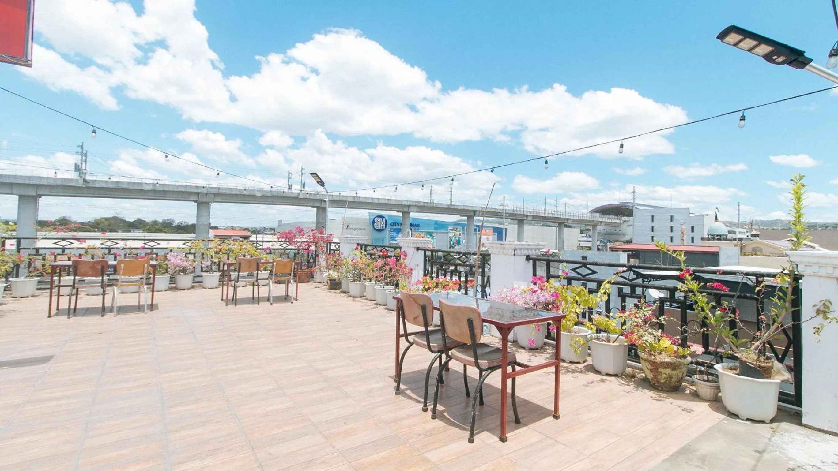 Area and facilities in RedDoorz near LRT 2 Antipolo Station