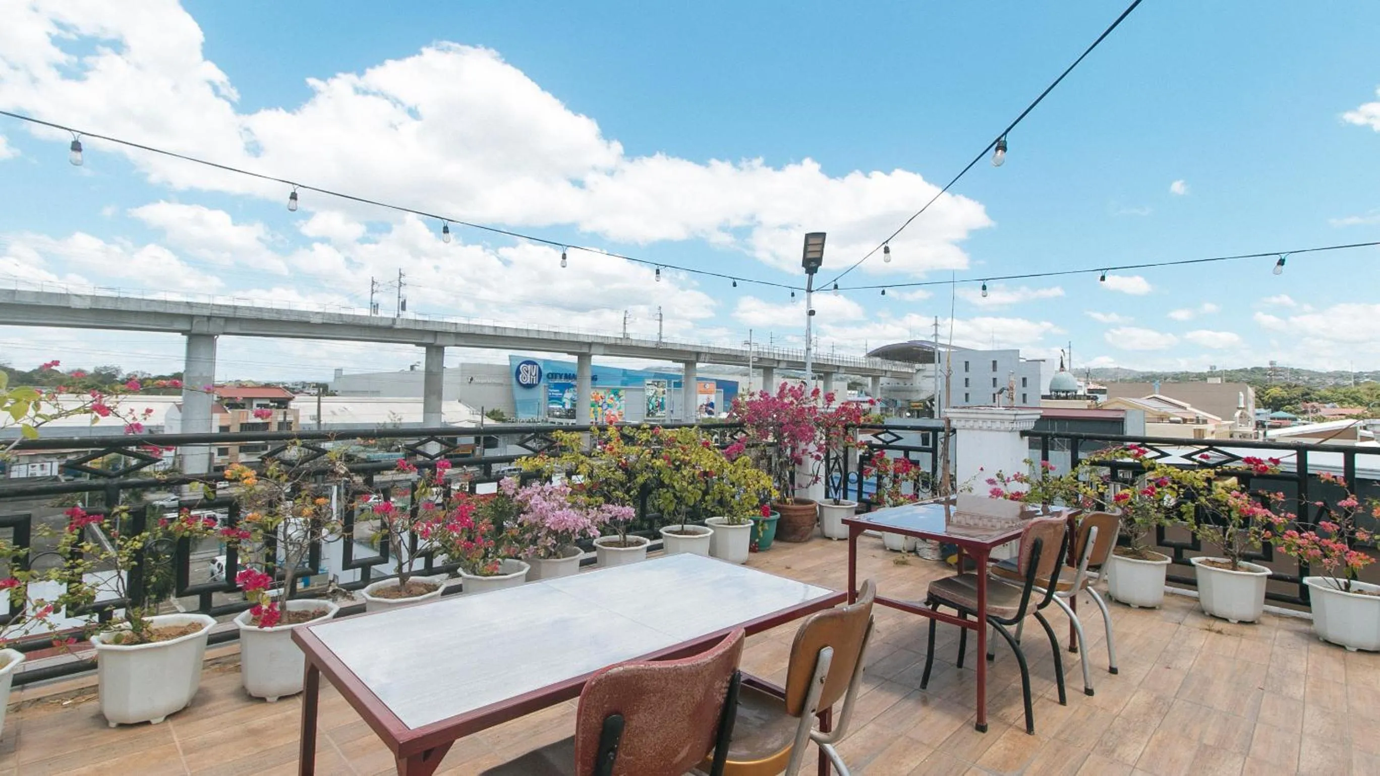 Area and facilities in RedDoorz near LRT 2 Antipolo Station