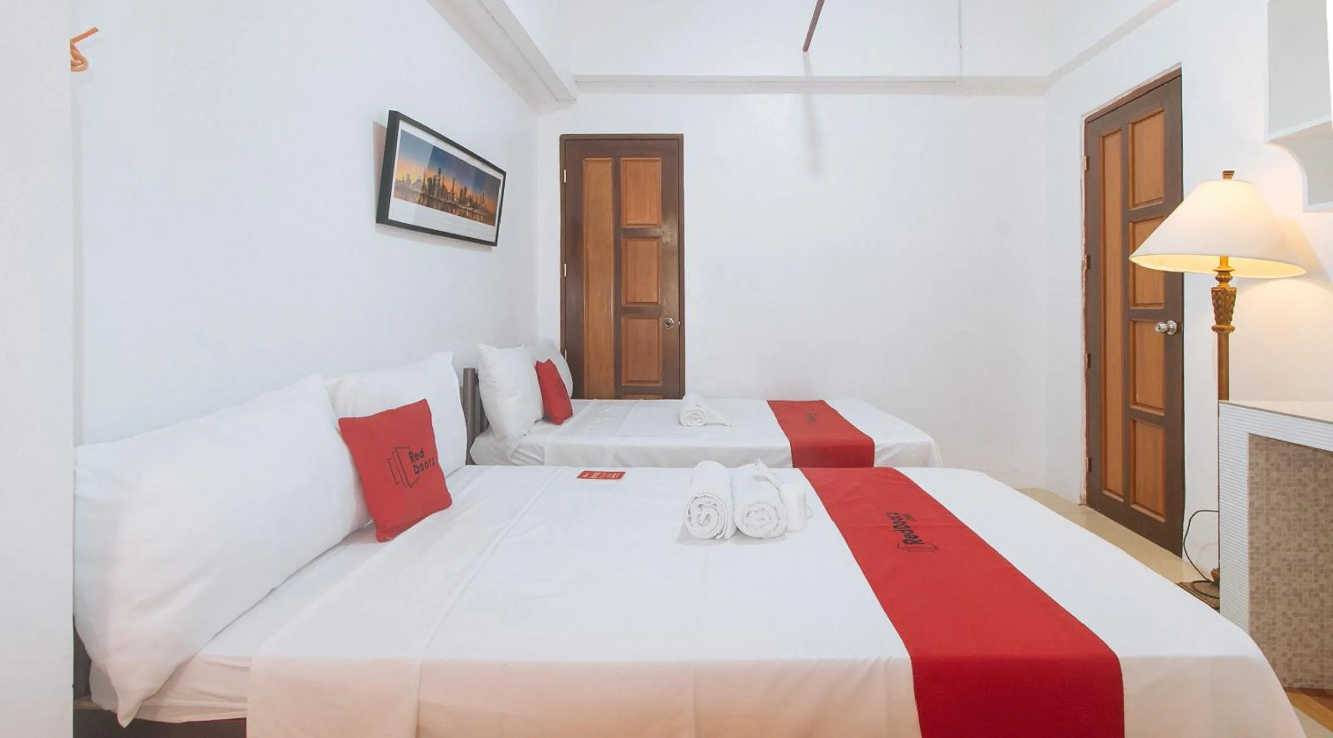 Bed in RedDoorz near LRT 2 Antipolo Station