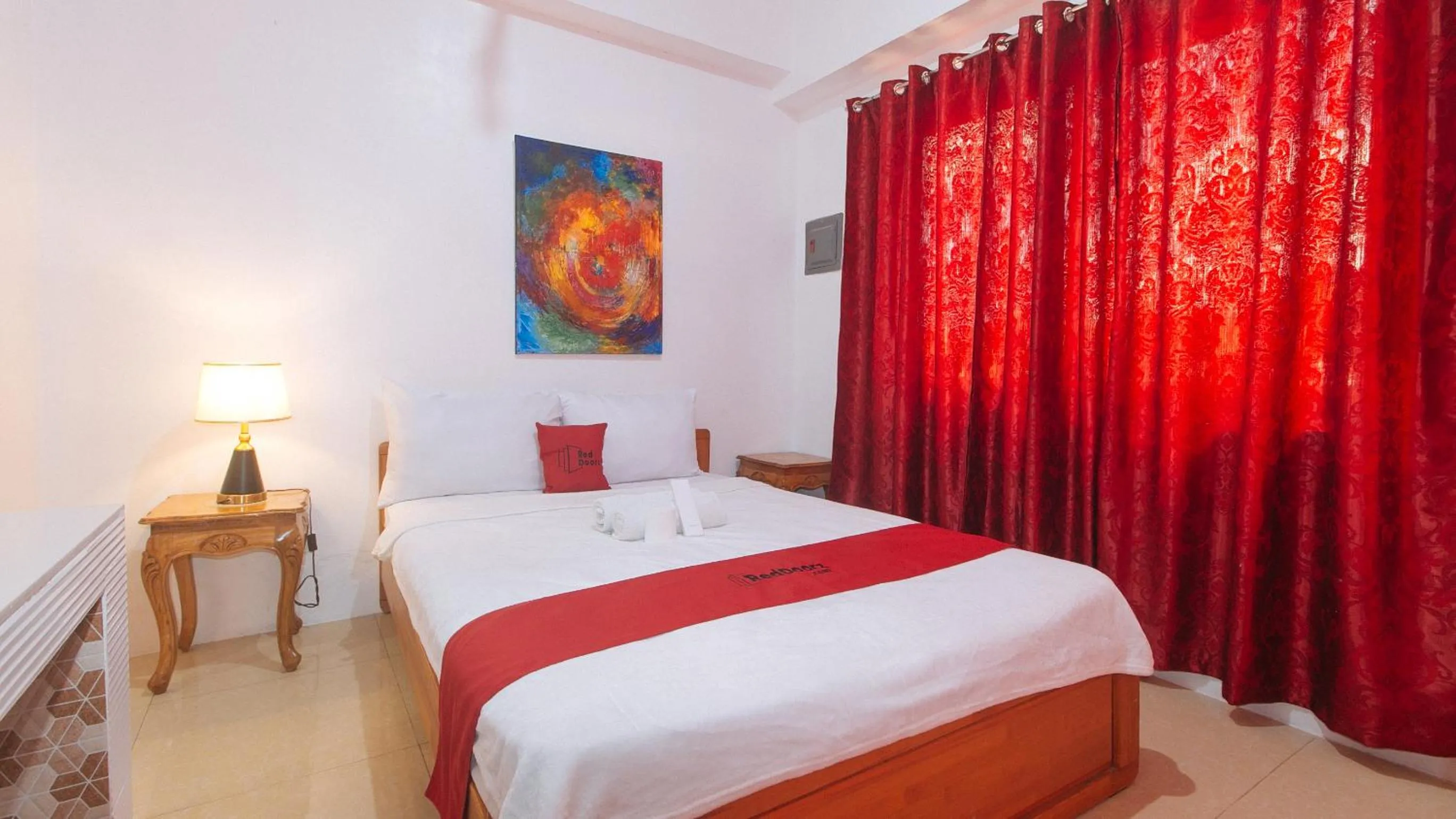 Bed in RedDoorz near LRT 2 Antipolo Station