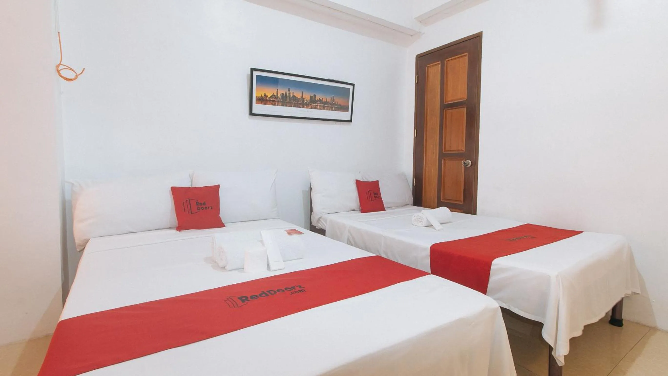 Photo of the whole room, Bed in RedDoorz near LRT 2 Antipolo Station