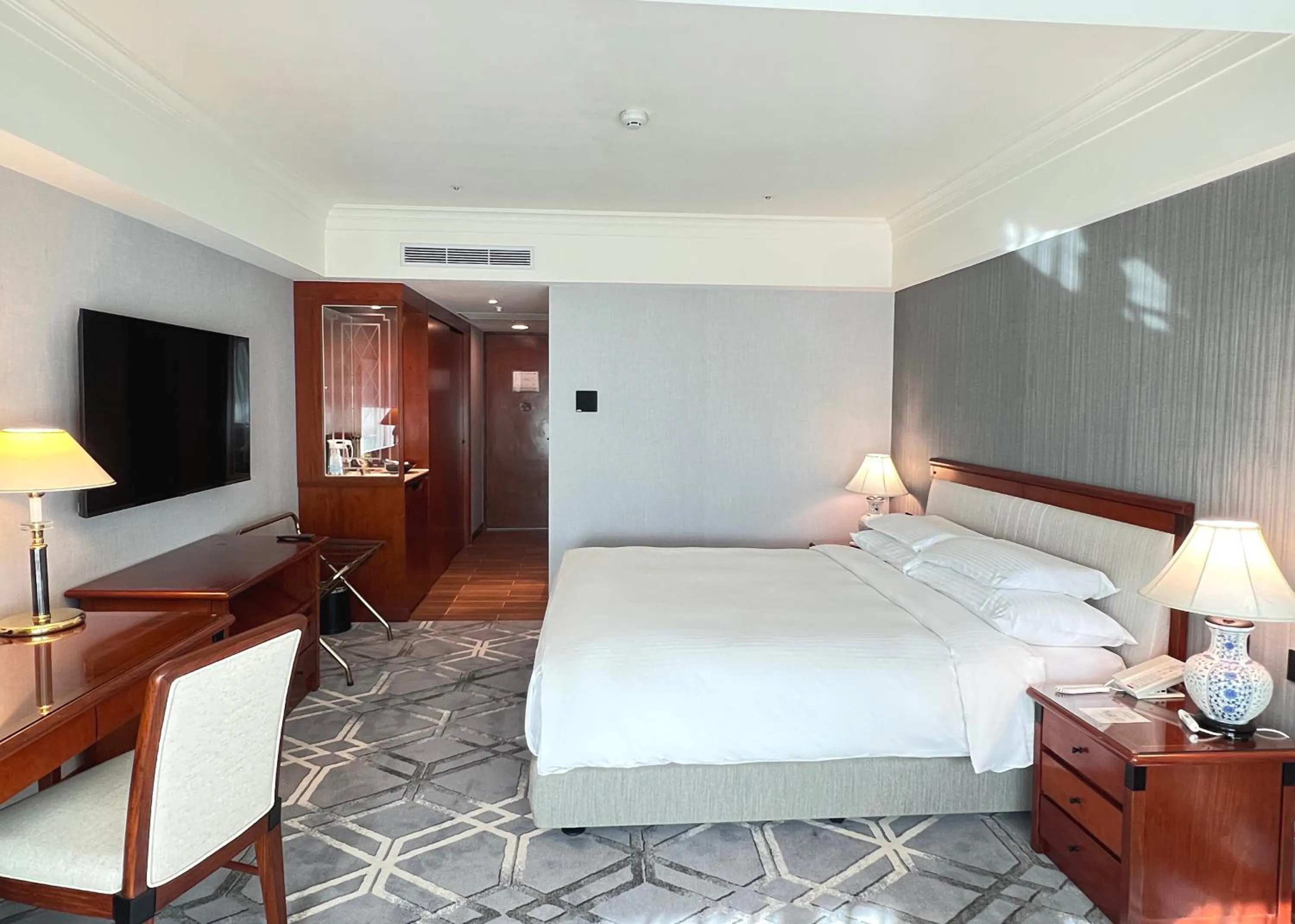 Photo of the whole room, Bed in Evergreen Laurel Hotel - Taichung