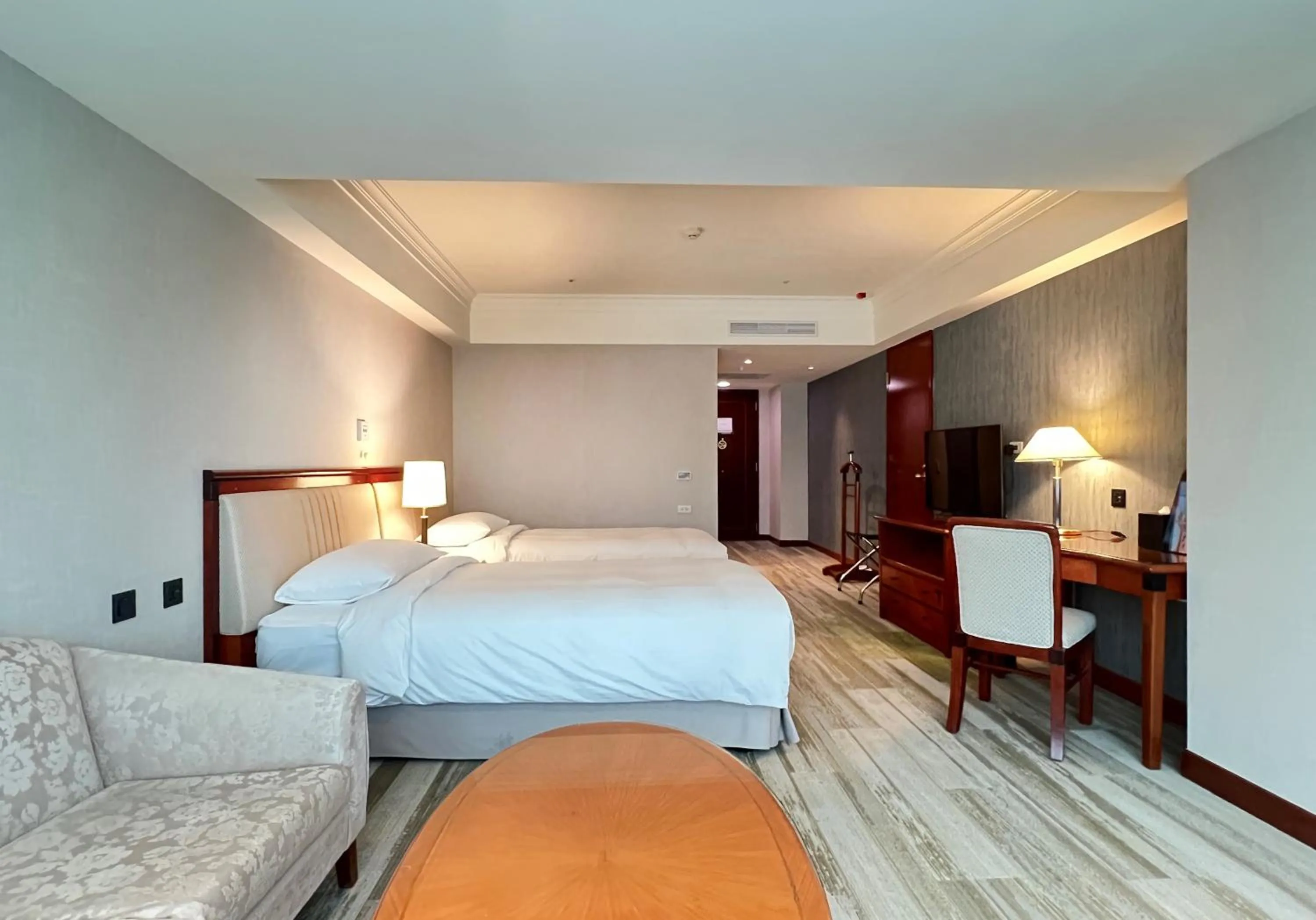 Photo of the whole room, Bed in Evergreen Laurel Hotel - Taichung