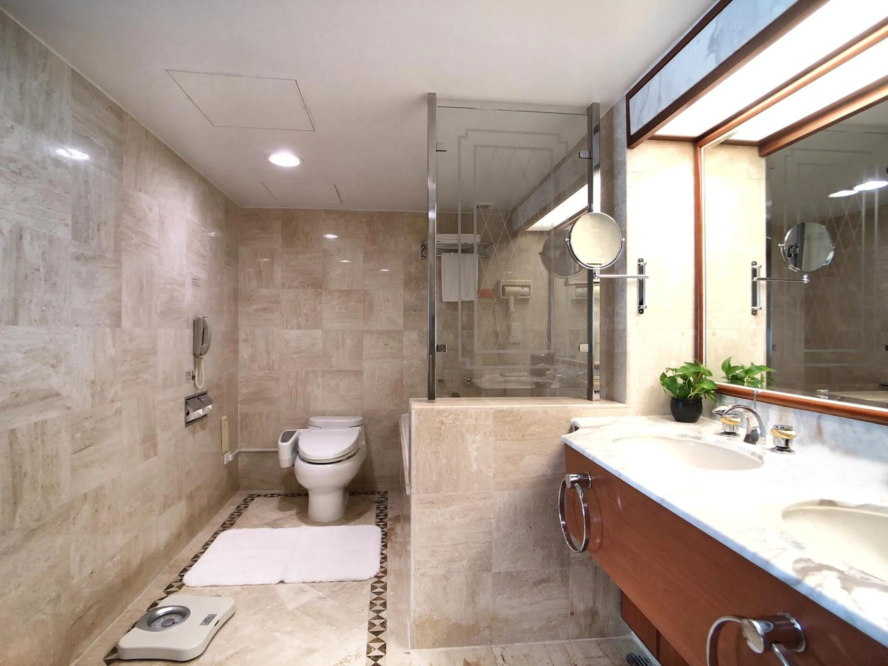 Bathroom in Evergreen Laurel Hotel - Taichung