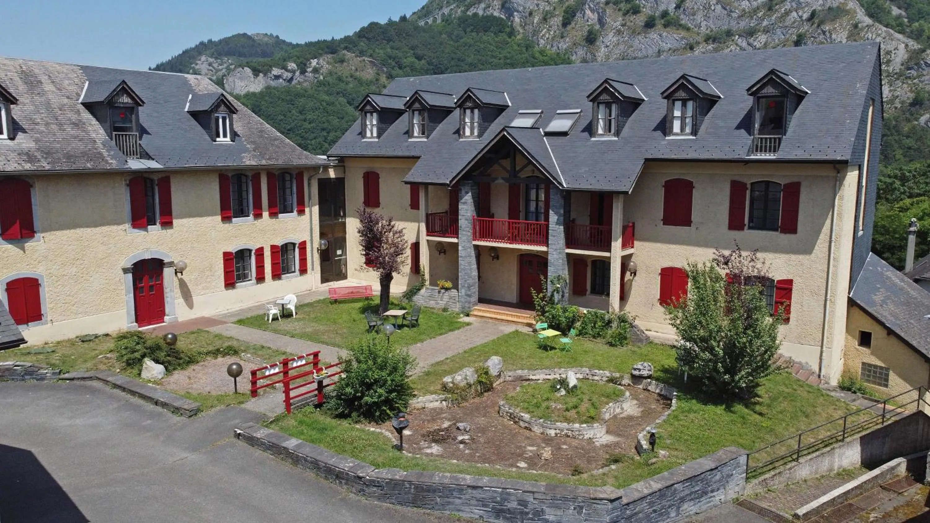 Property Building in Les Gentianes