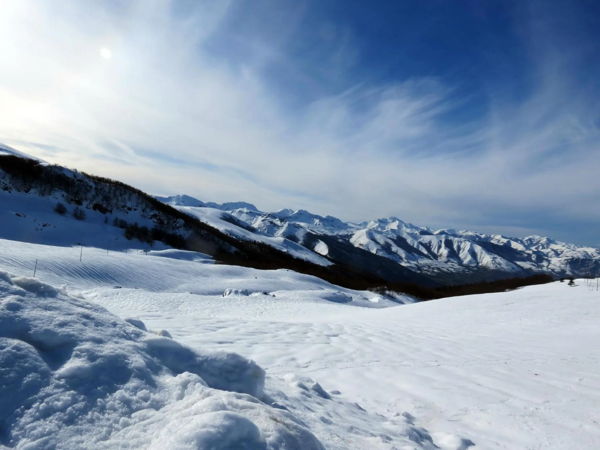 Skiing, Winter in Les Gentianes
