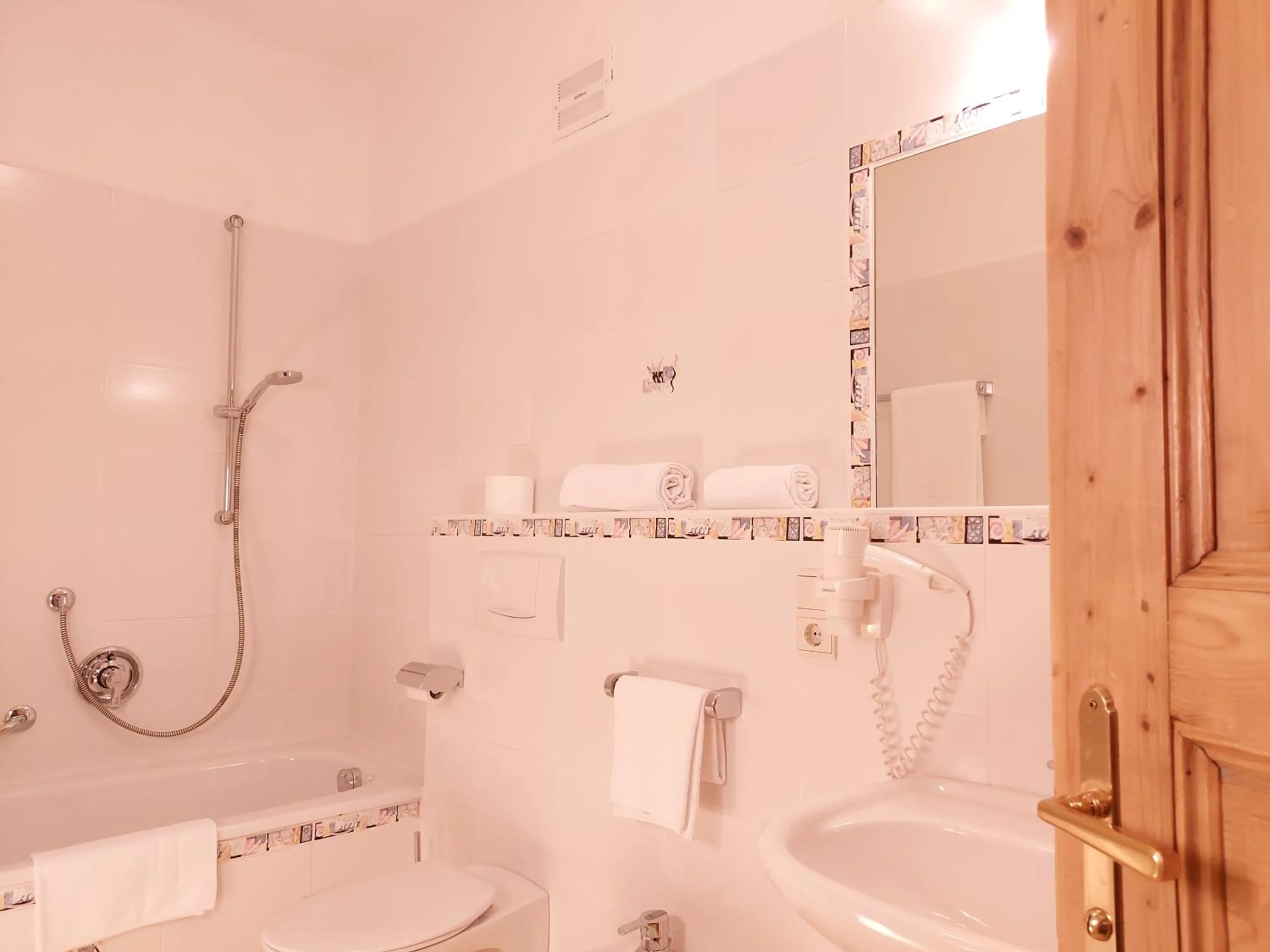 Shower in Residence Zum Theater