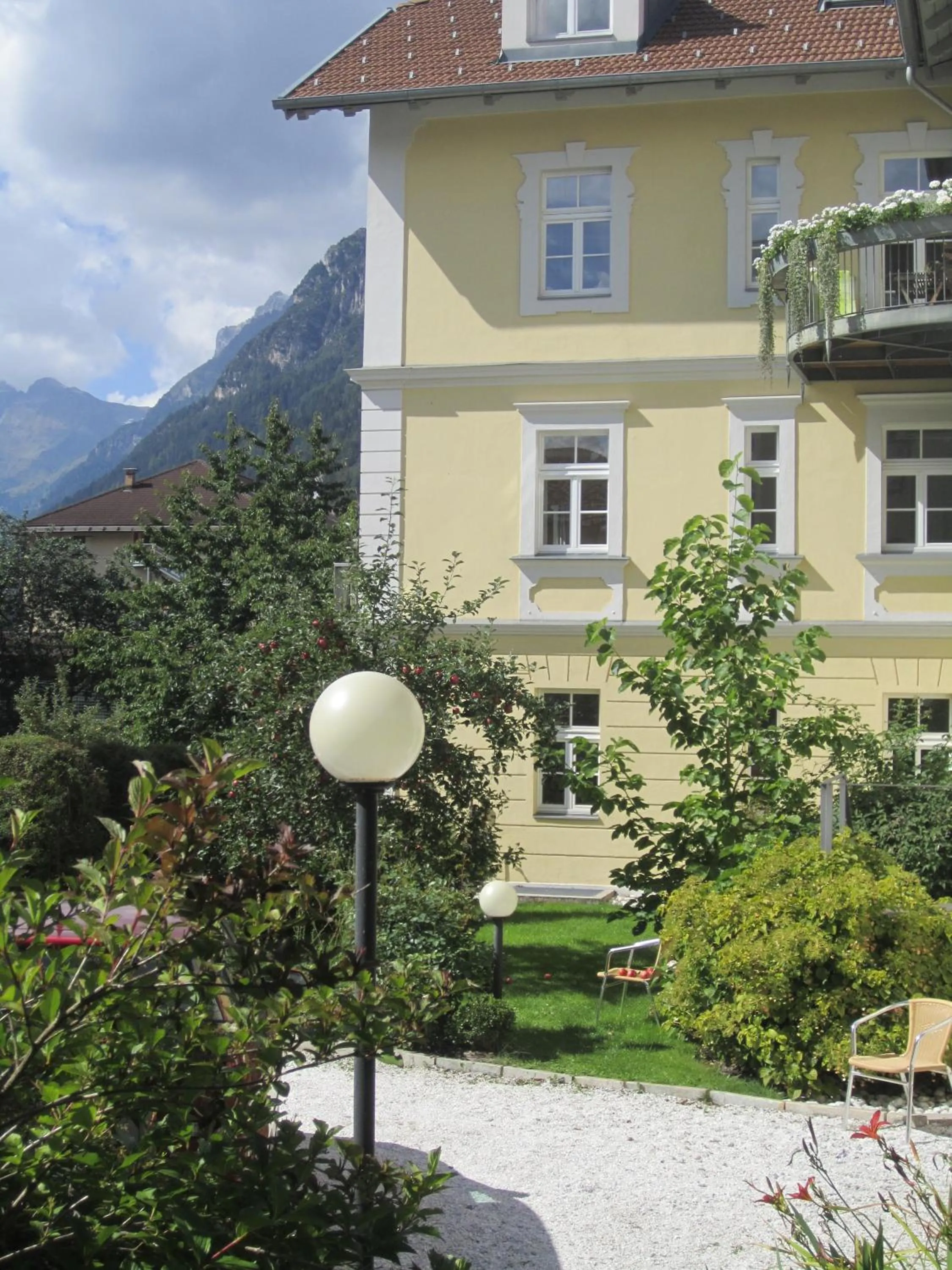 Property building in Residence Zum Theater