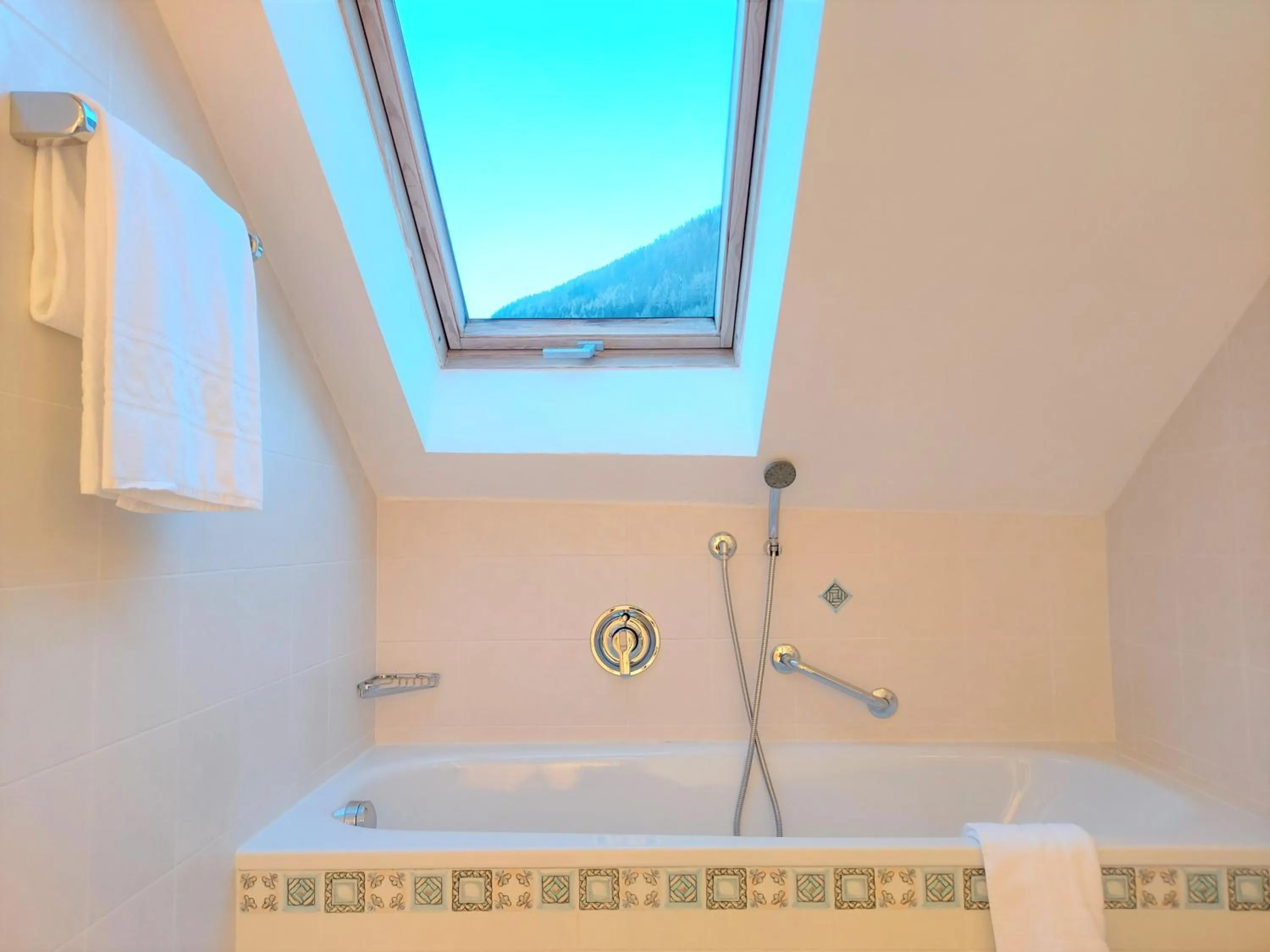 Bathroom in Residence Zum Theater