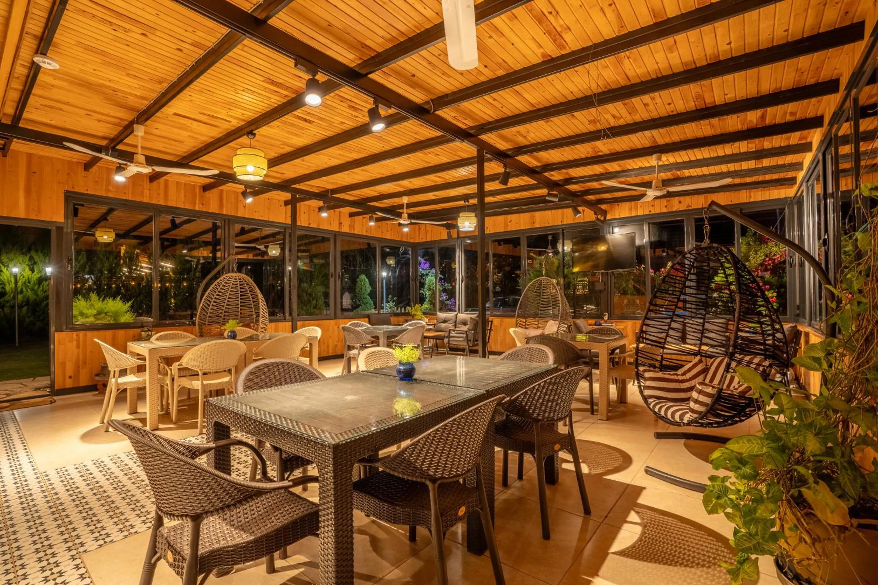 Restaurant/places to eat in Karaöz Sapphire Bungalows