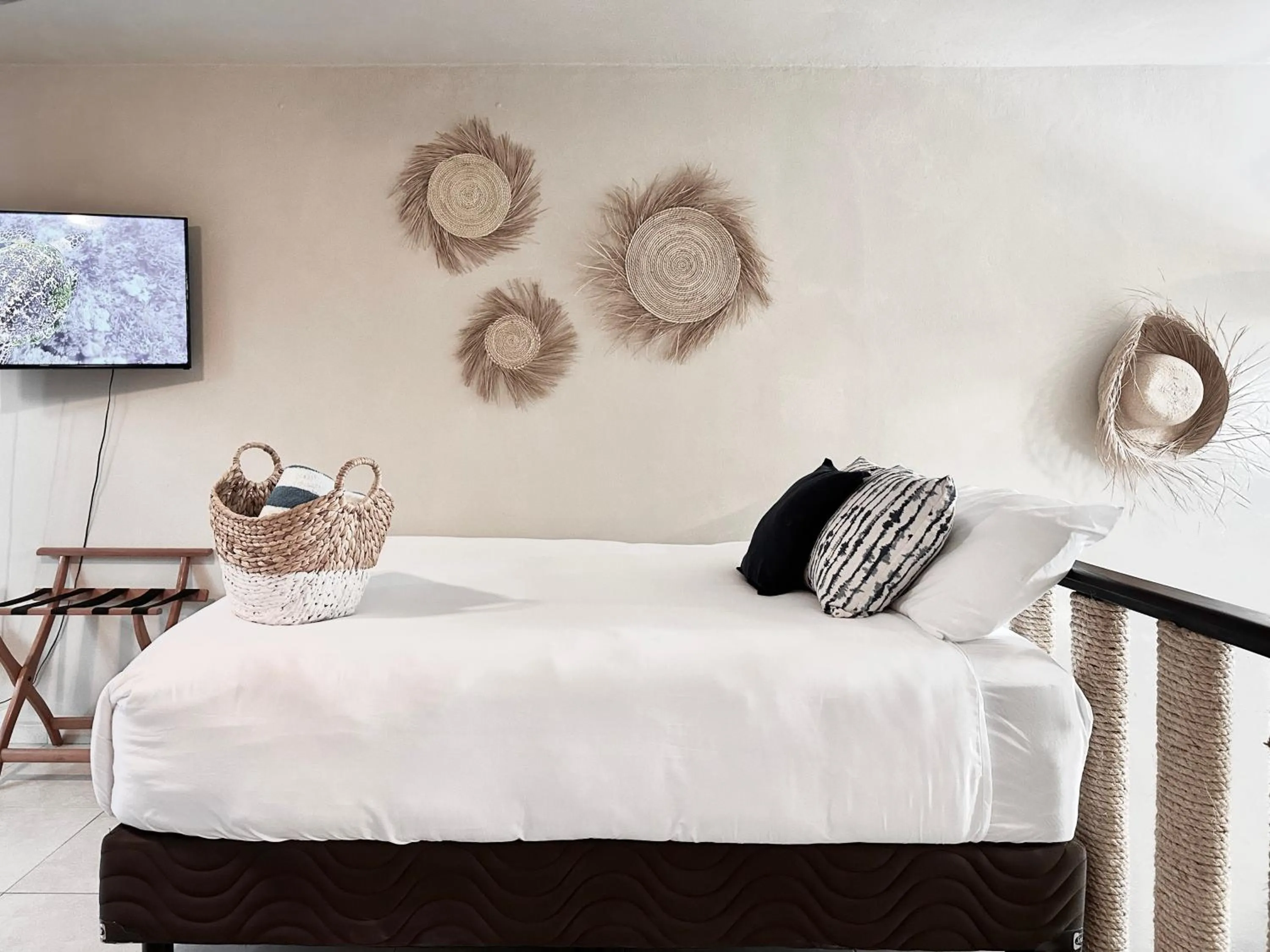 Bed in Sole & Mare by Andiani Travel