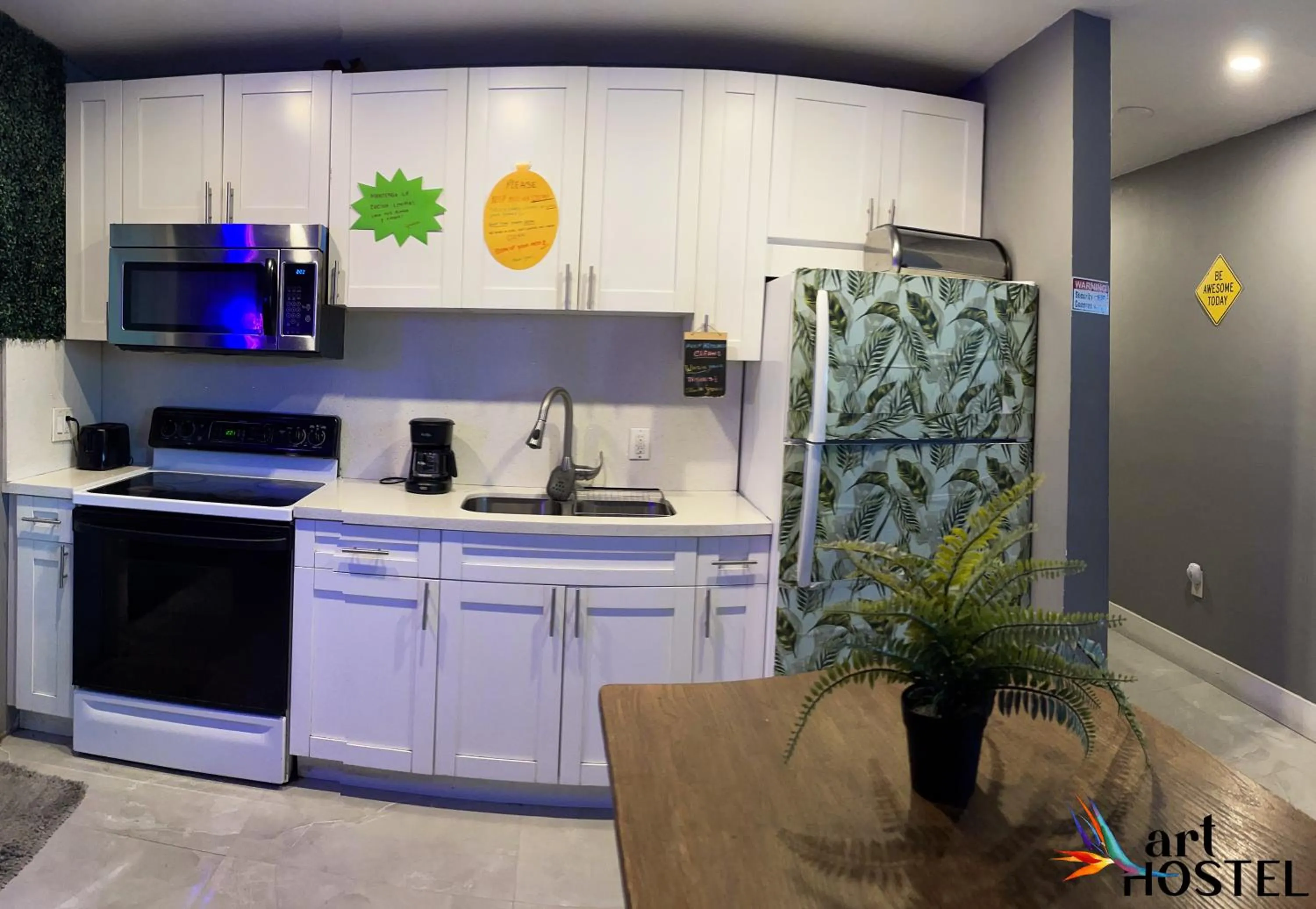 Kitchen or kitchenette in Art Graffiti