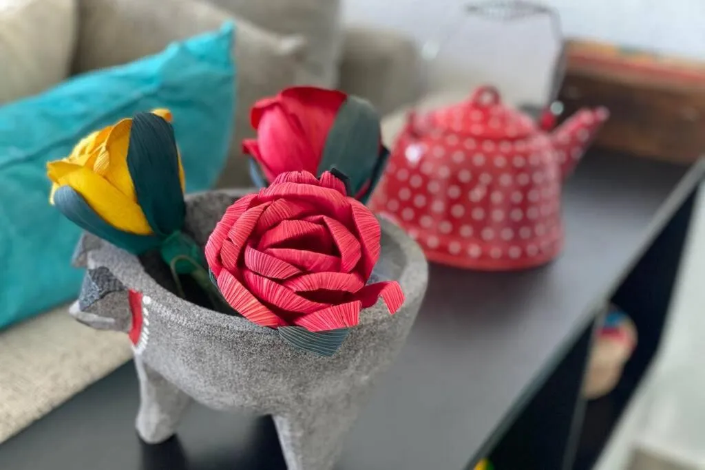 Living room in Yikal Suites by Andiani Travel