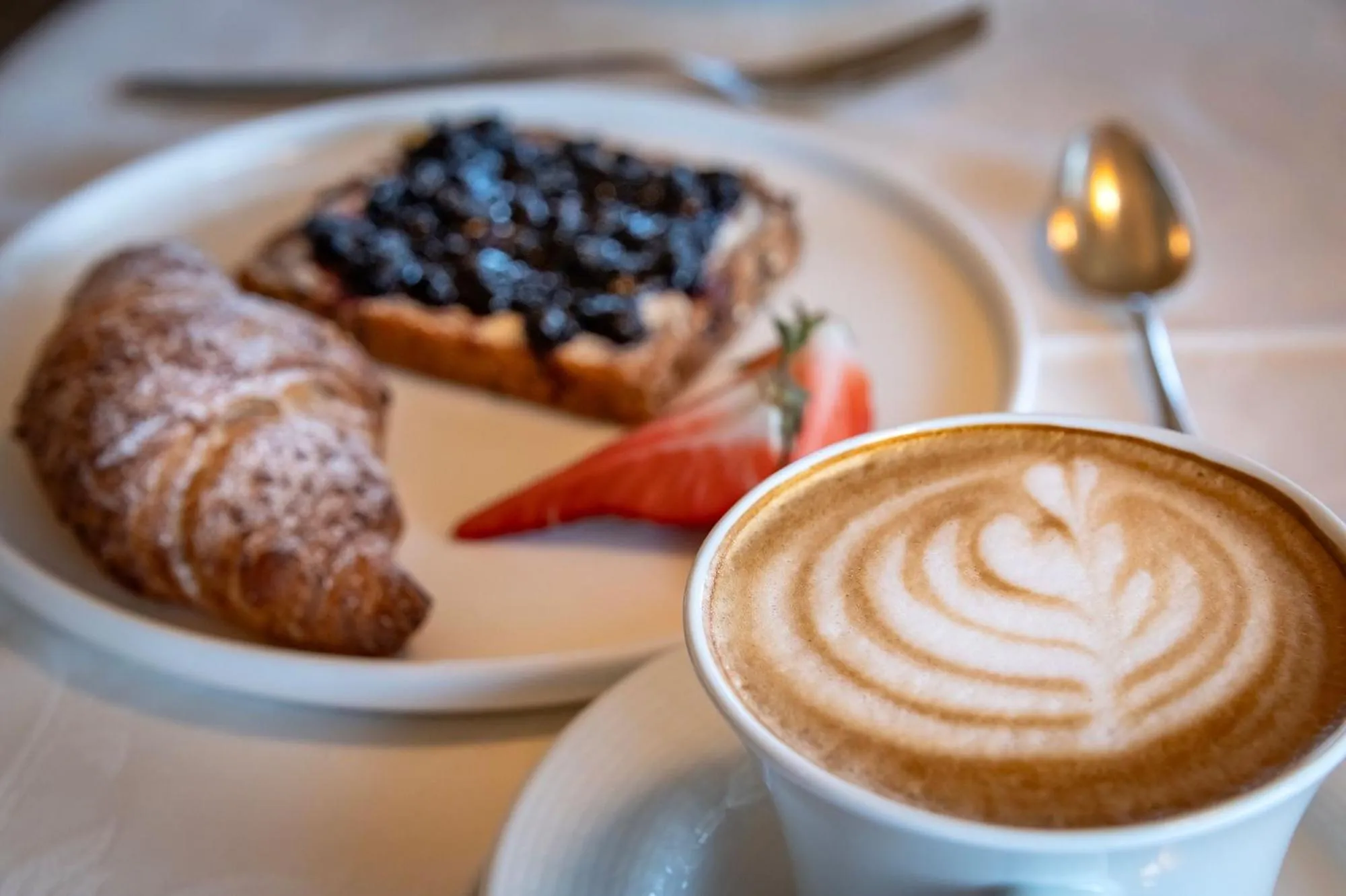 Breakfast in Tirolerhof - panoramic apartments
