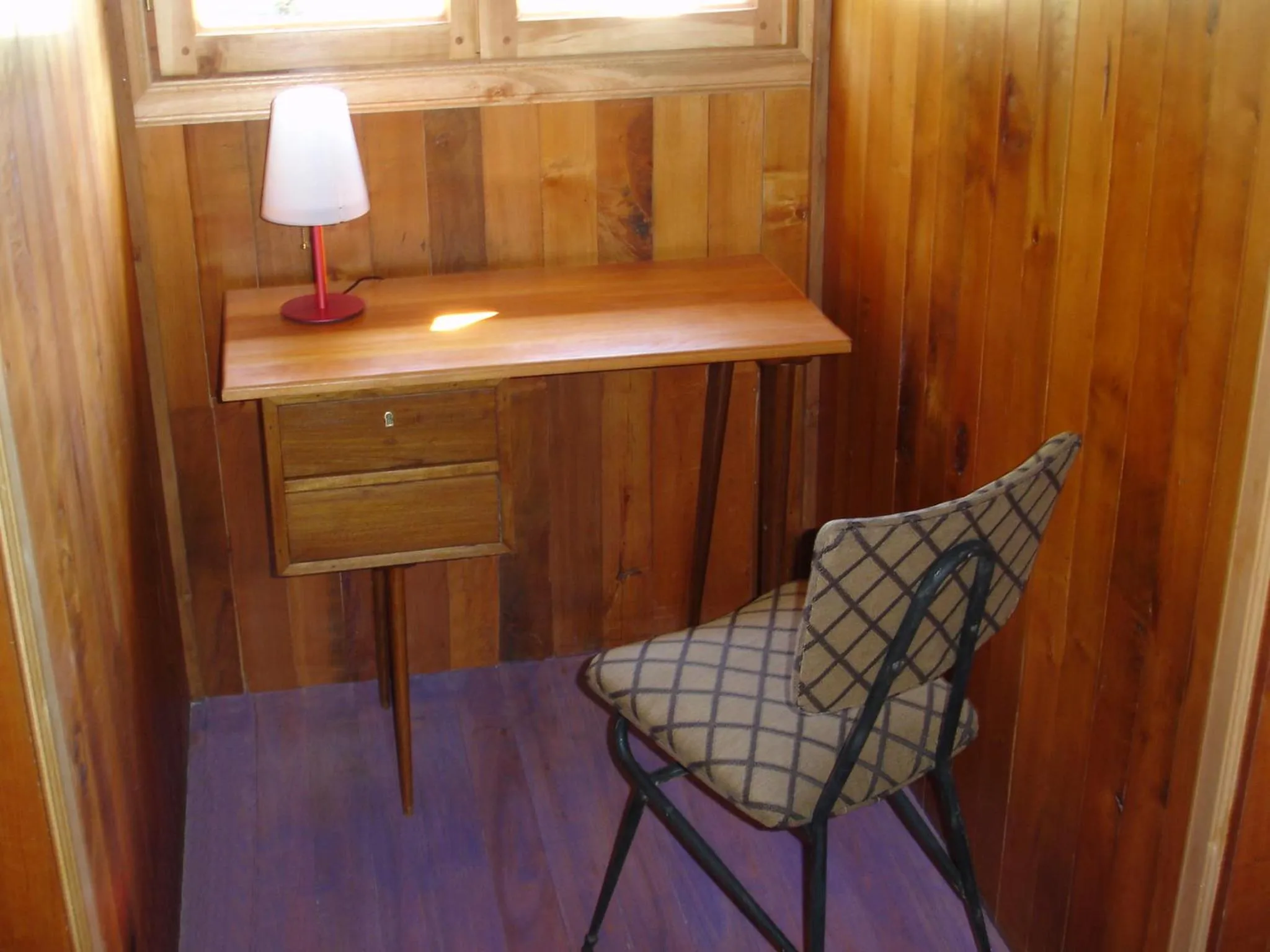 wardrobe in Wesley House Hosteria Boutique