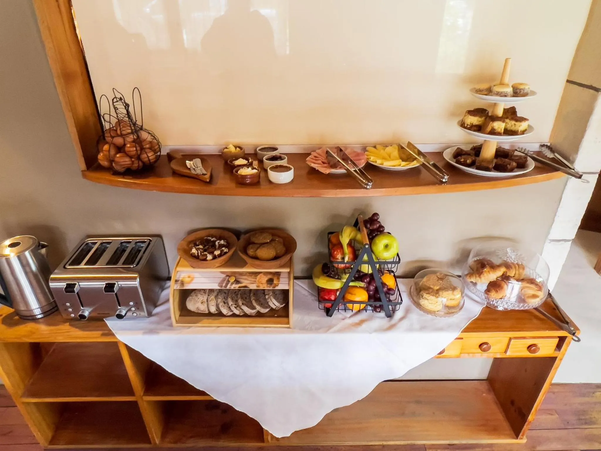 Food and drinks in Wesley House Hosteria Boutique