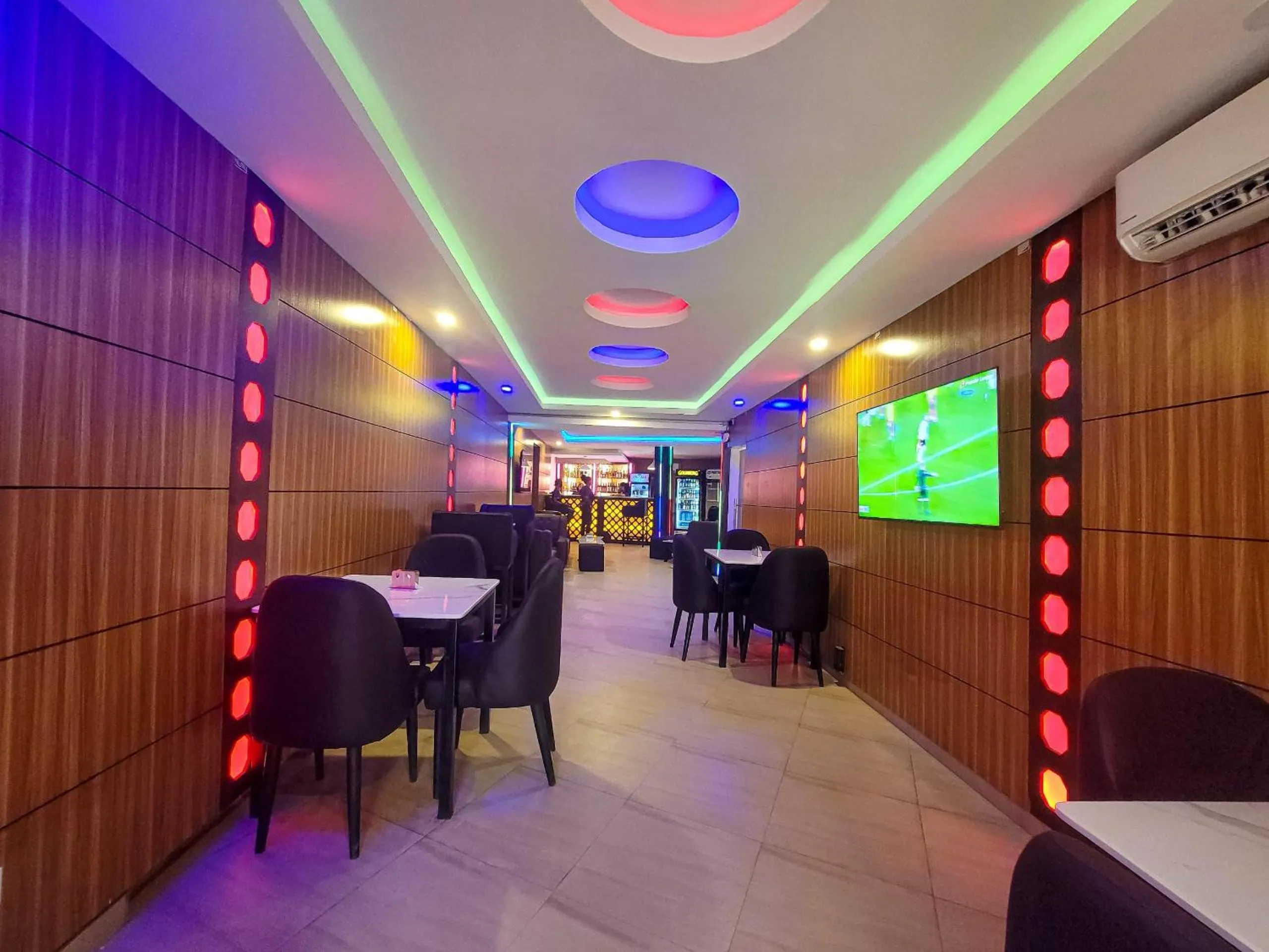 Restaurant/places to eat in Presken Hotel Alade, Ikeja