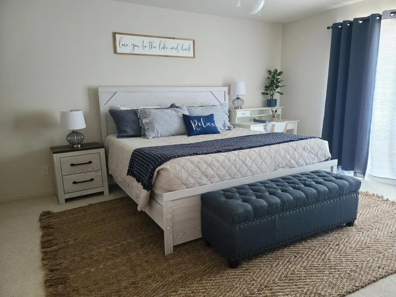 Bedroom, Bed in Family Fun Lakefront Condo at Parkview Bay