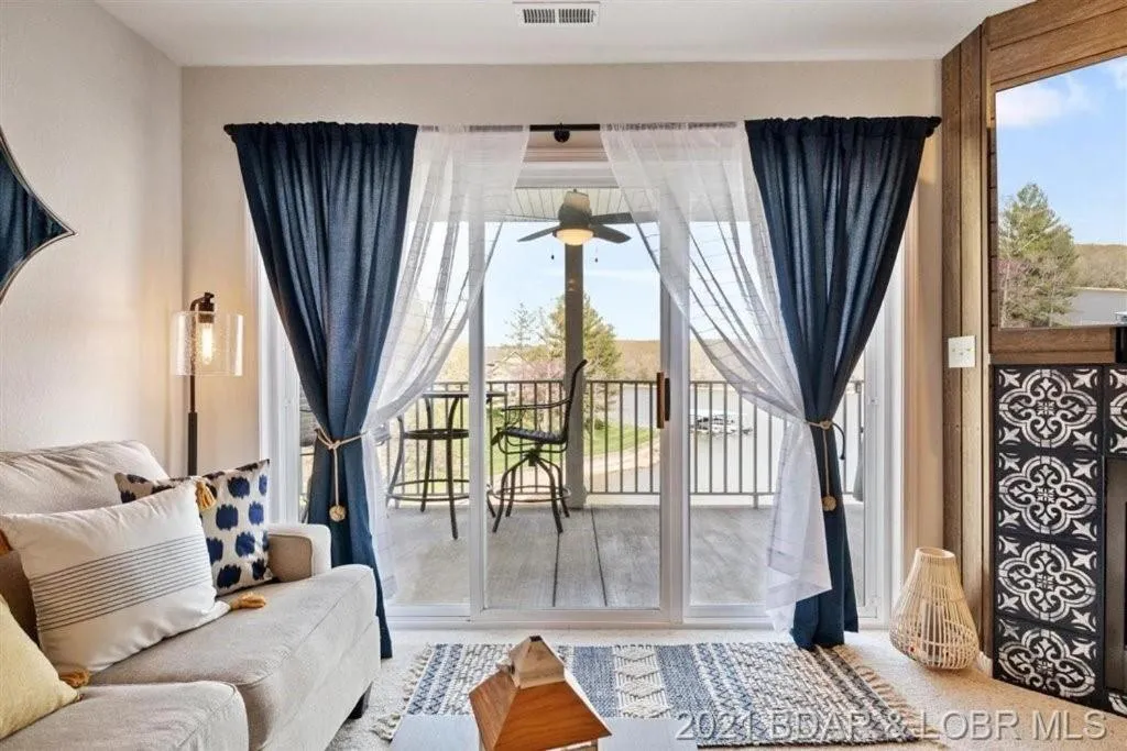 Library in Family Fun Lakefront Condo at Parkview Bay