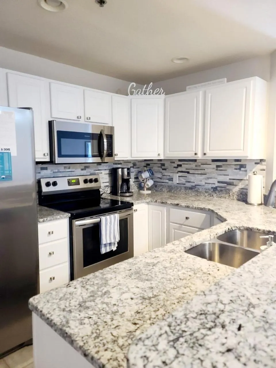 kitchen in Family Fun Lakefront Condo at Parkview Bay