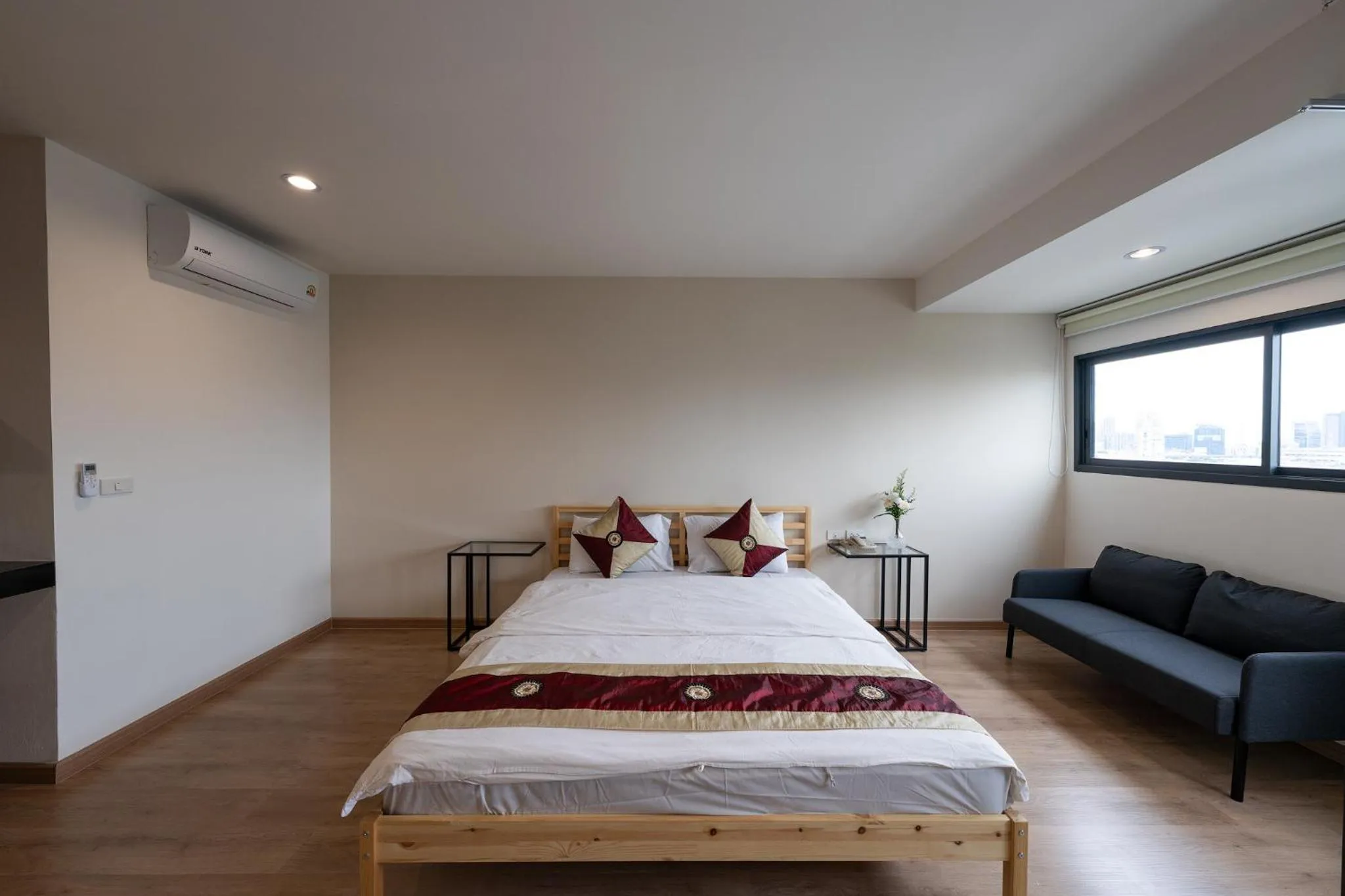 Bed in L.A. Tower Hotel