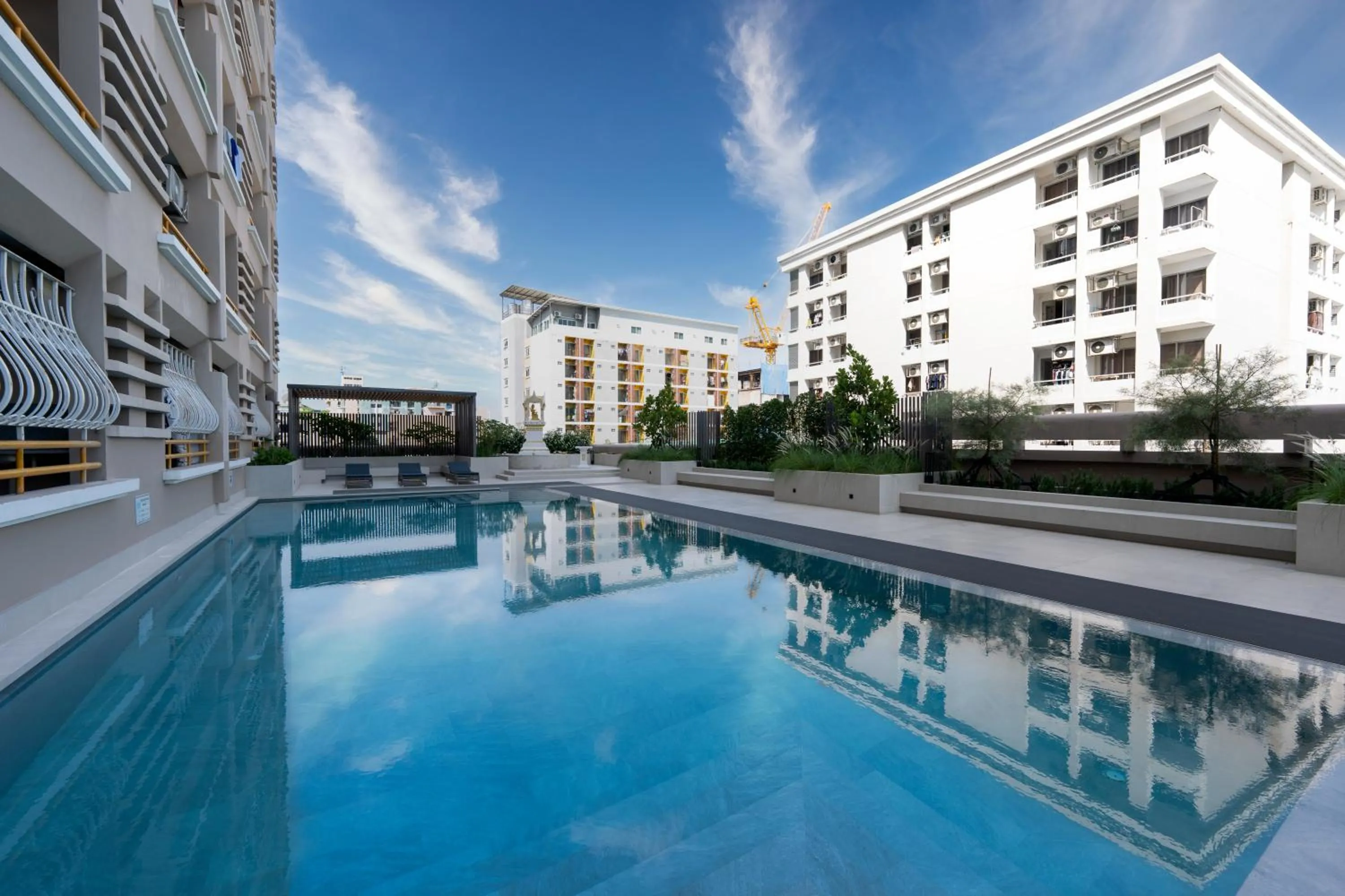 Swimming pool in L.A. Tower Hotel