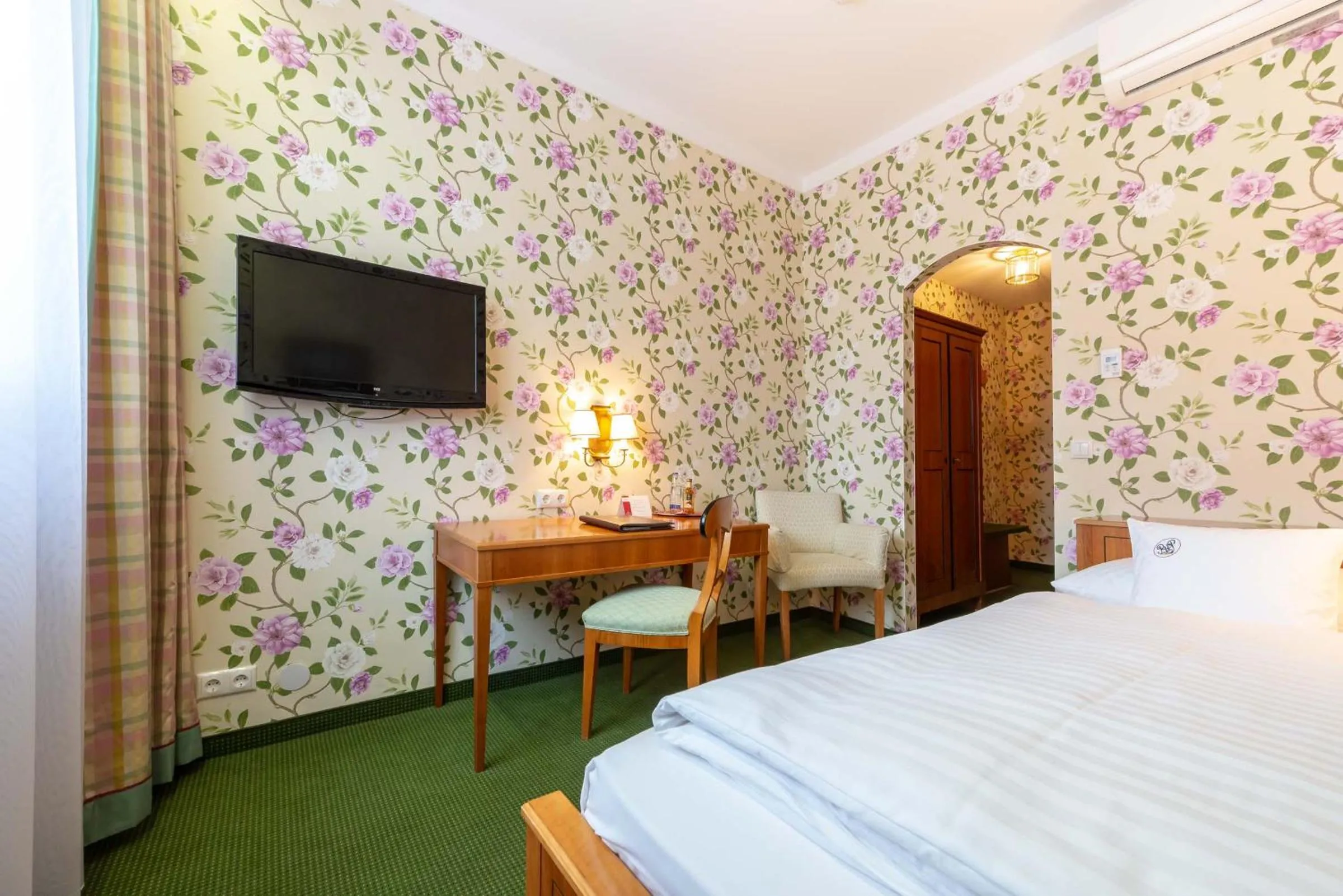 Photo of the whole room, Bed in Romantik Hotel zur Post