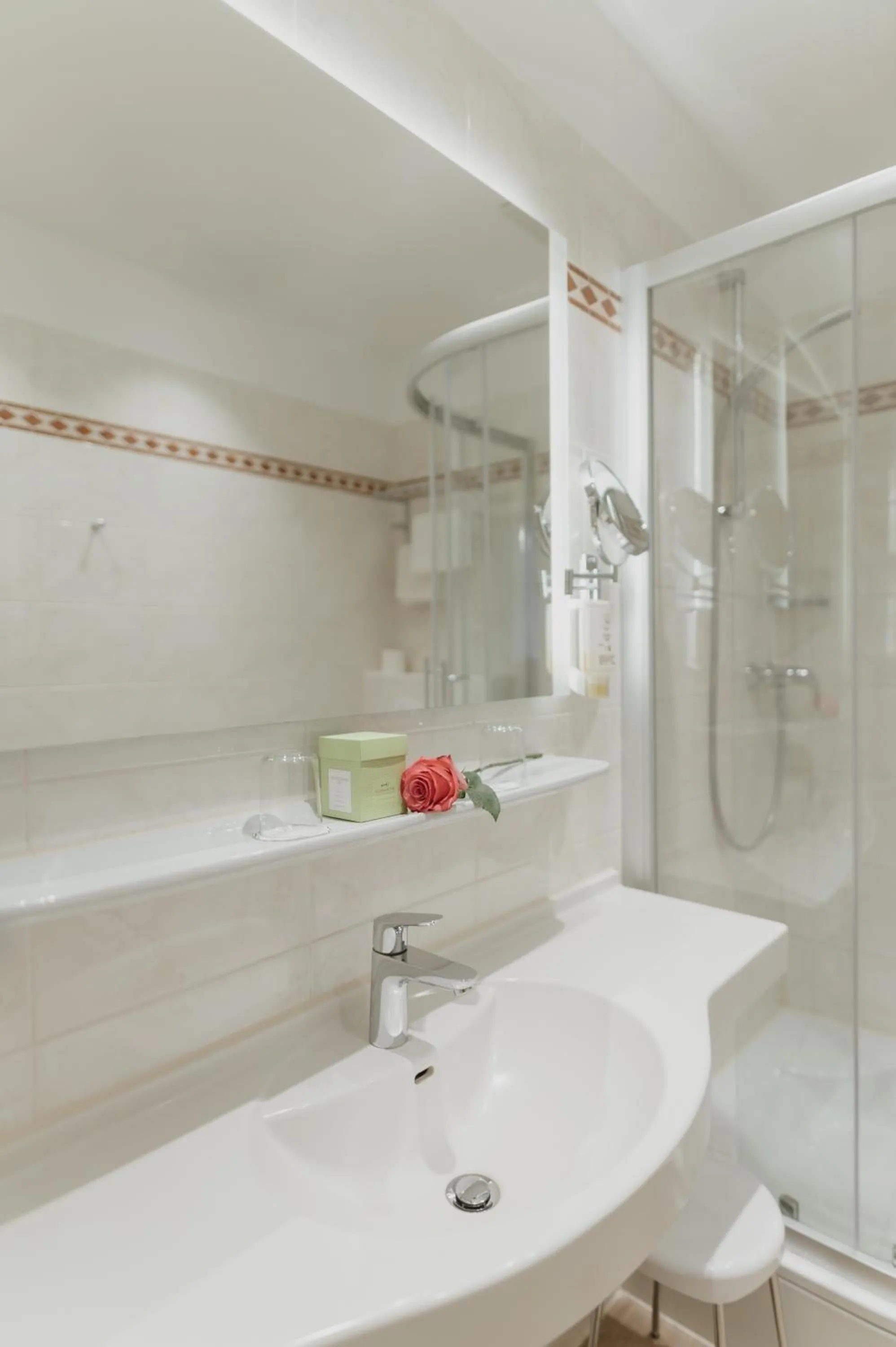 Shower in Romantik Hotel zur Post