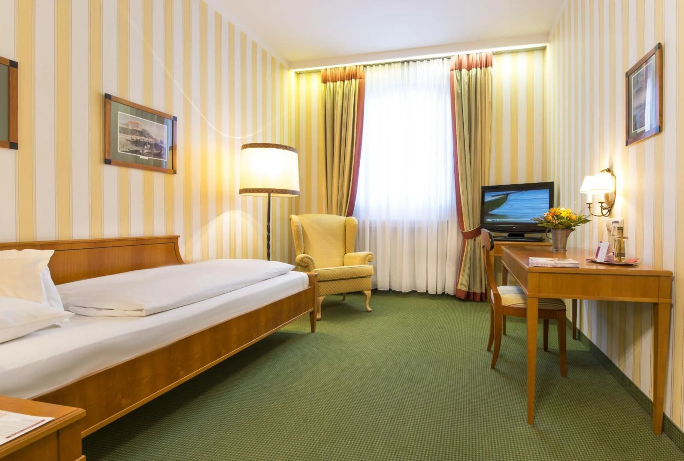 Photo of the whole room, Bed in Romantik Hotel zur Post