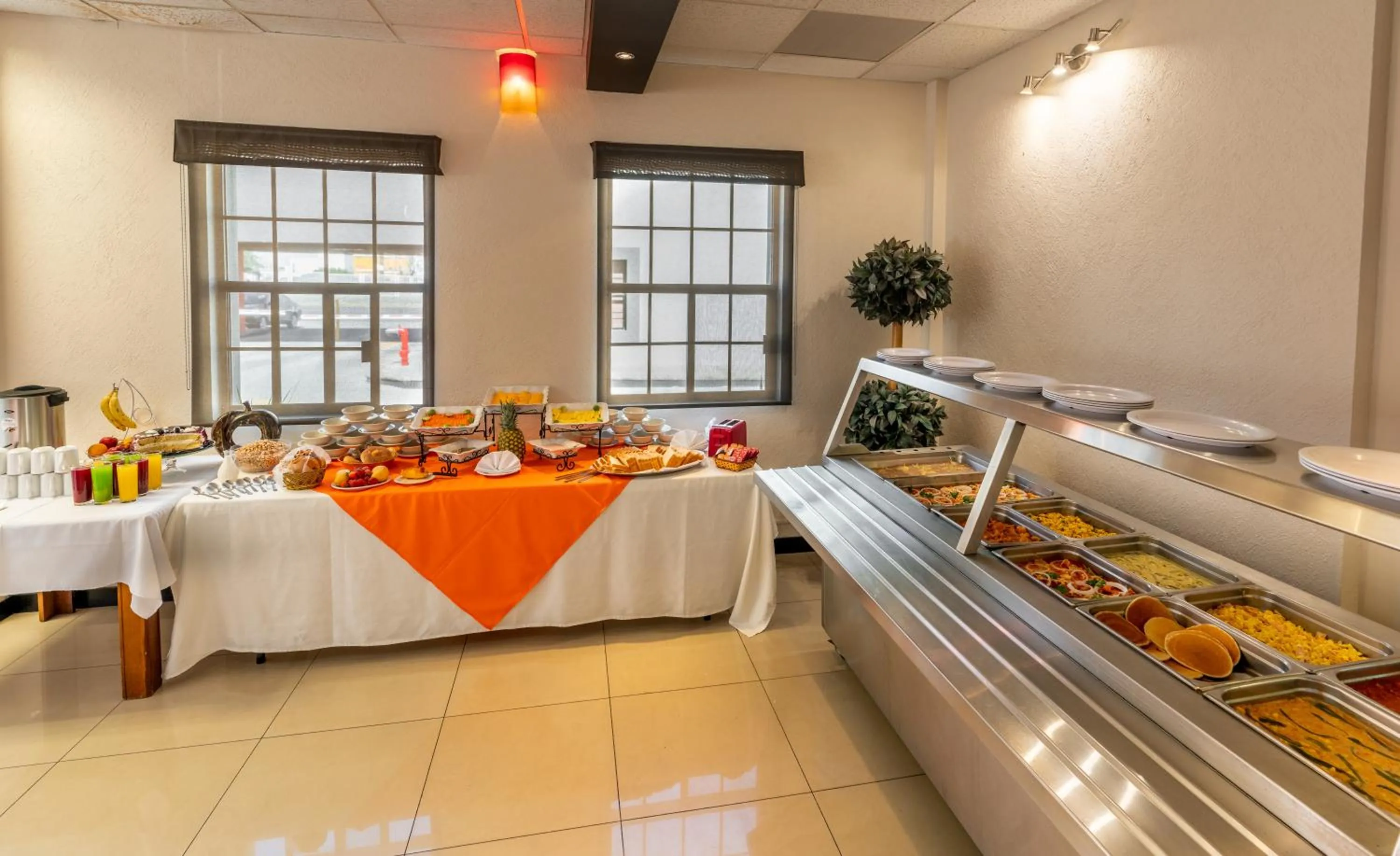 Buffet breakfast in Hotel Sntenario