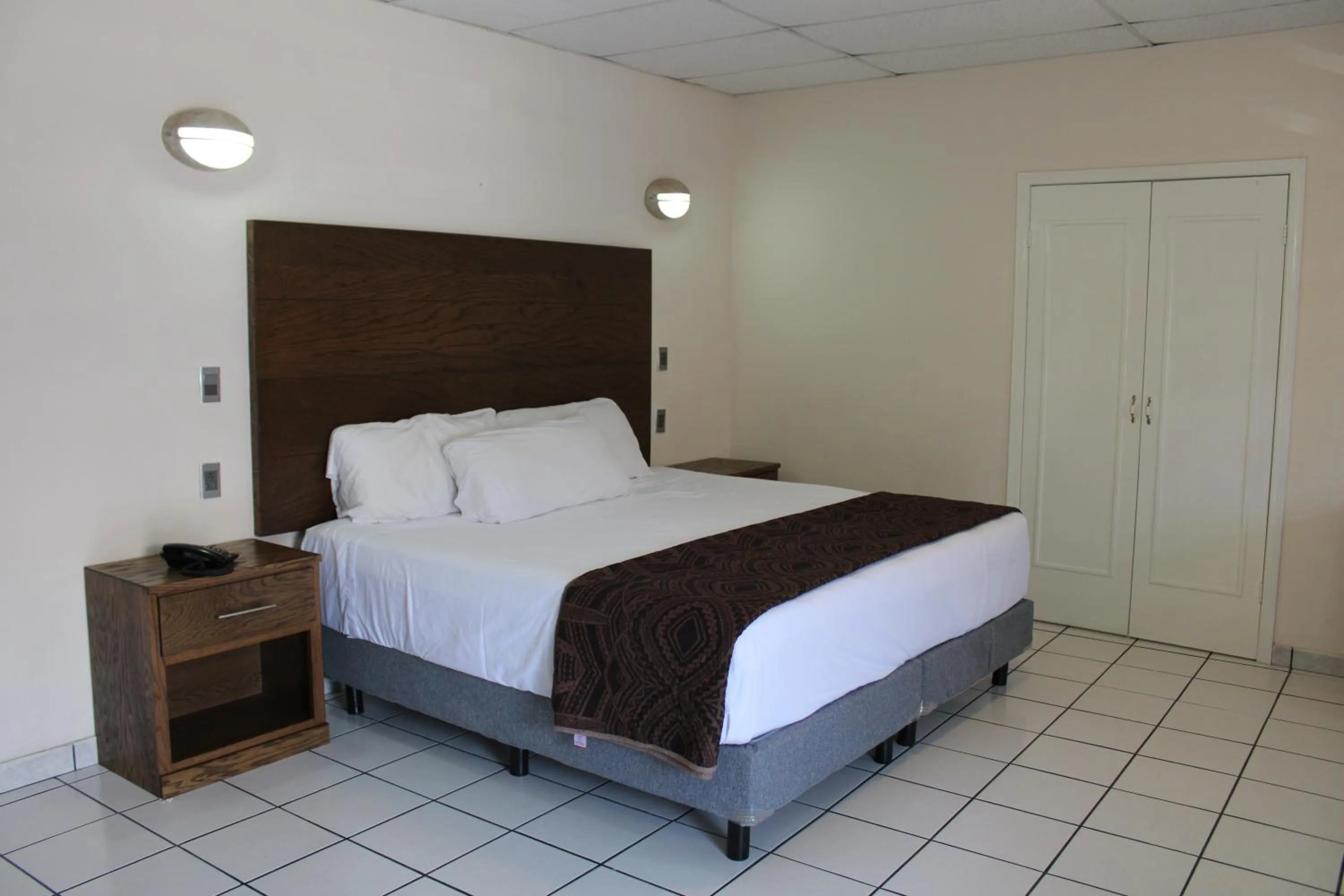 Duplex Suite - single occupancy in Hotel Sntenario