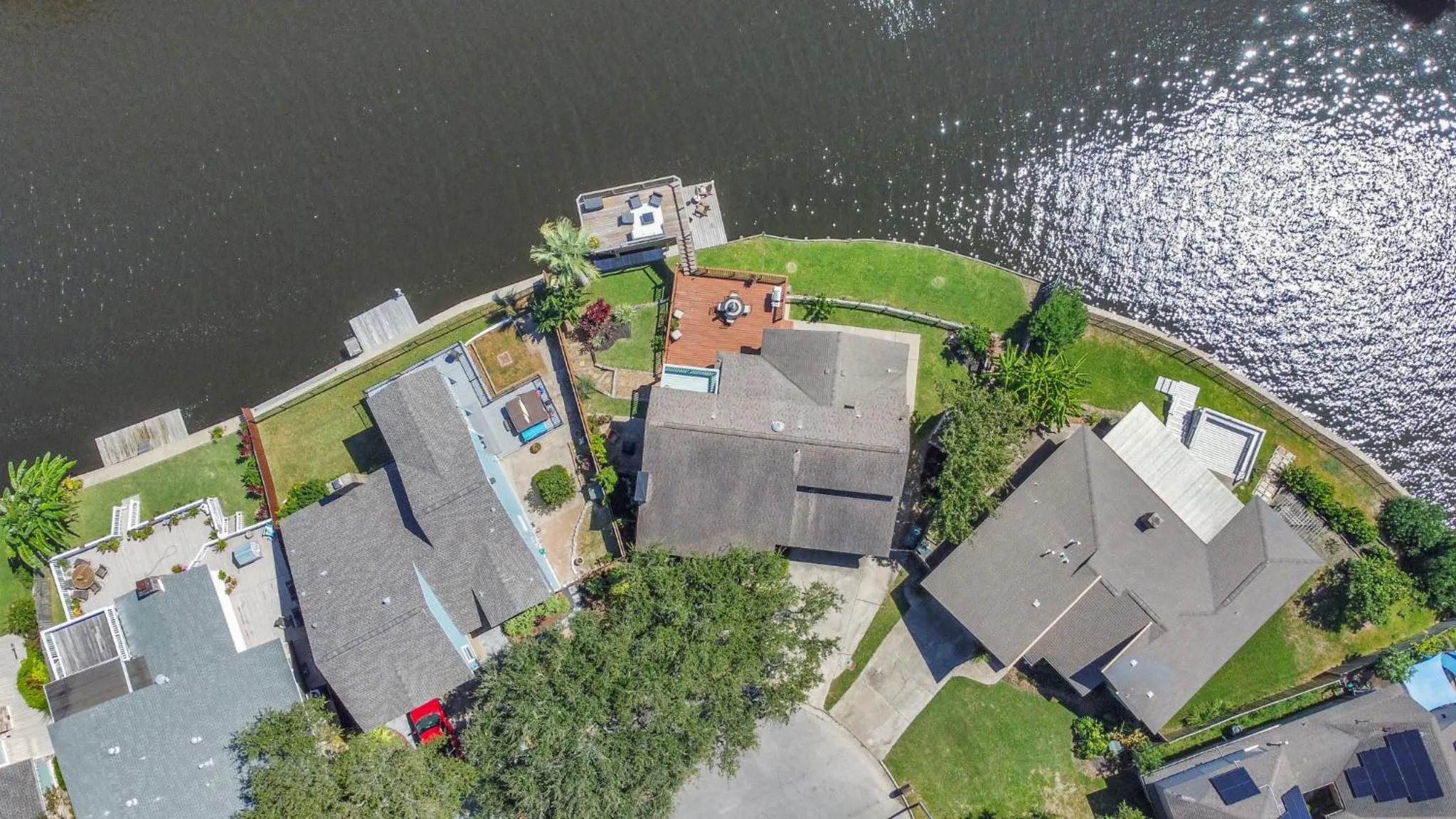 Beauty on the Water! Lake House near the beaches!