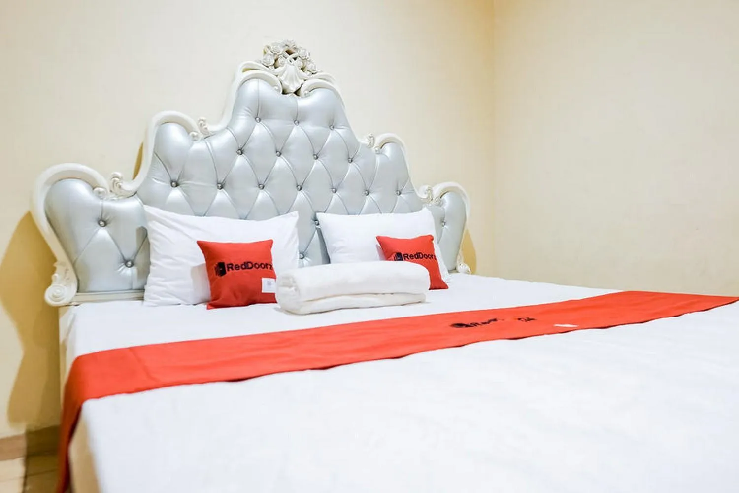 Bedroom, Bed in RedDoorz @ Jalan Gajah Mada Medan 2