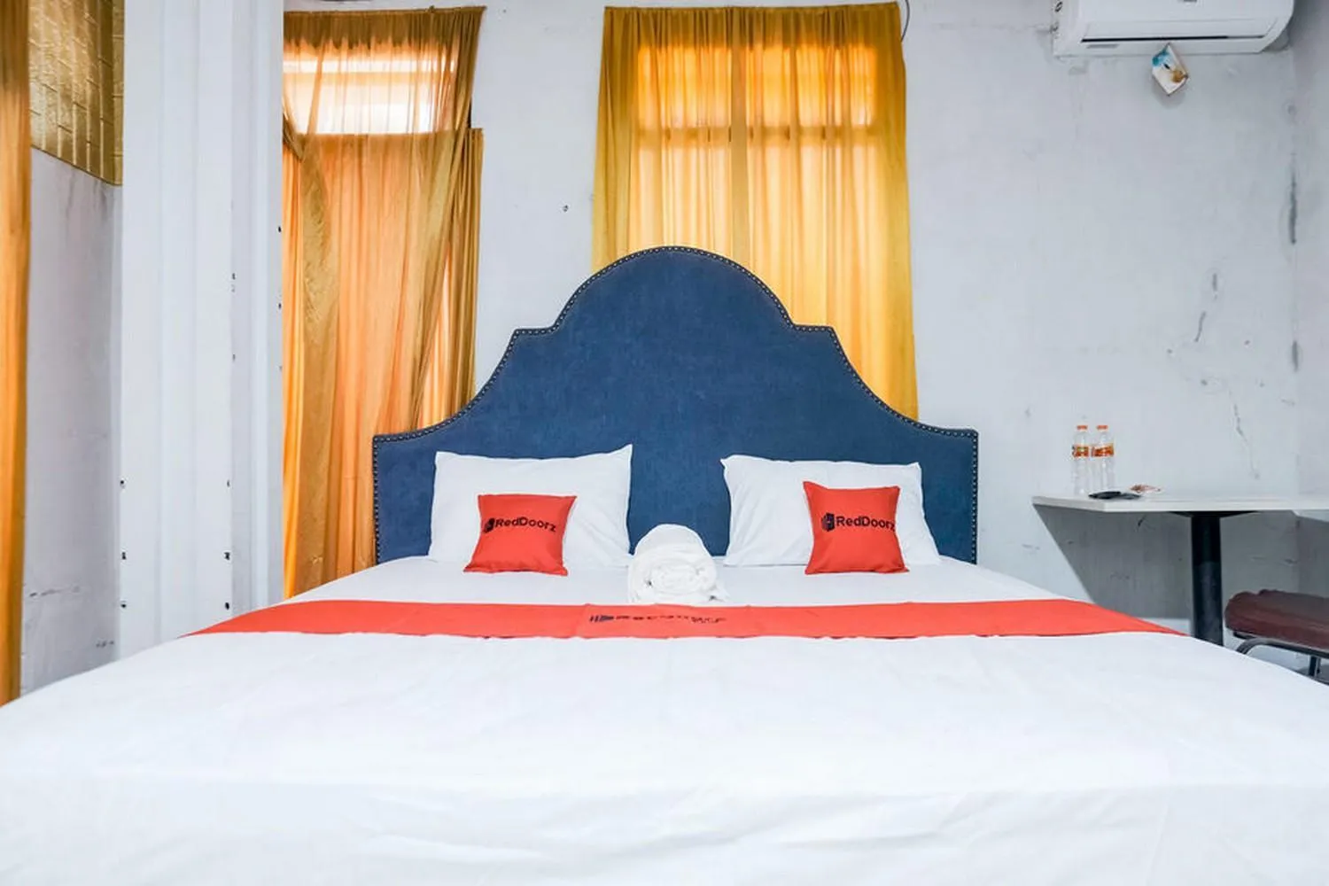 Bedroom, Bed in RedDoorz @ Jalan Gajah Mada Medan 2