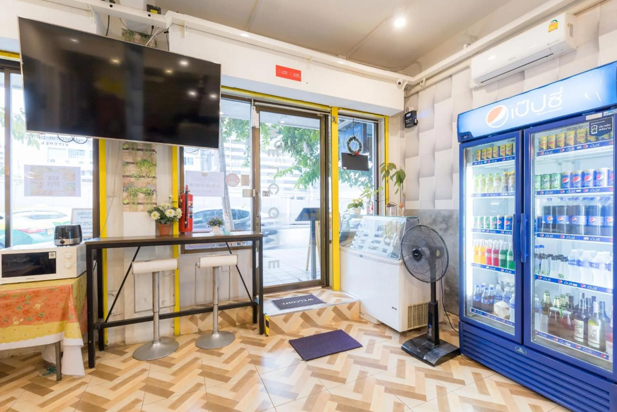 Area and facilities in Hostel Lemon Siam Petchaburi Road