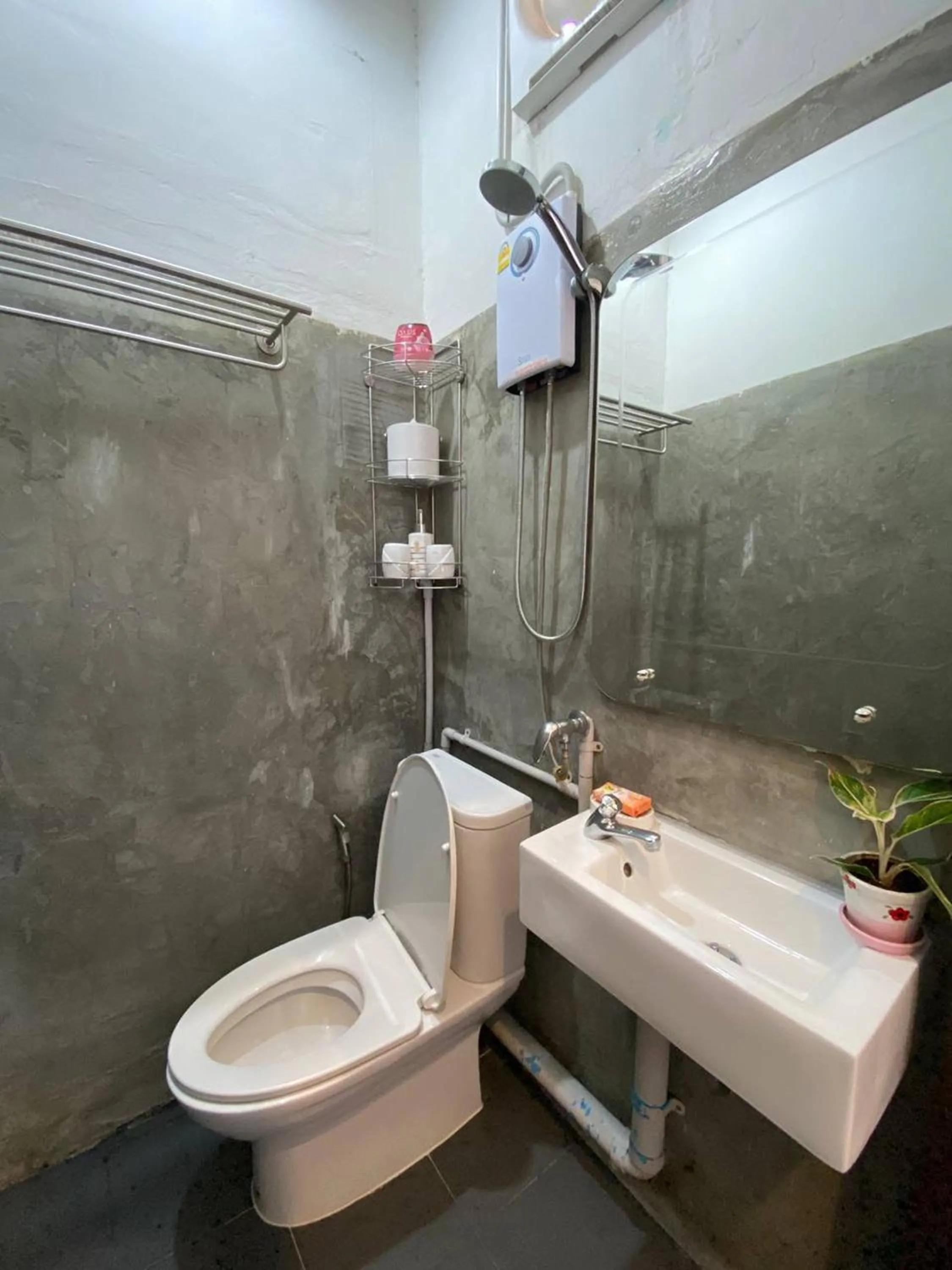 Bathroom in Hostel Lemon Siam Petchaburi Road