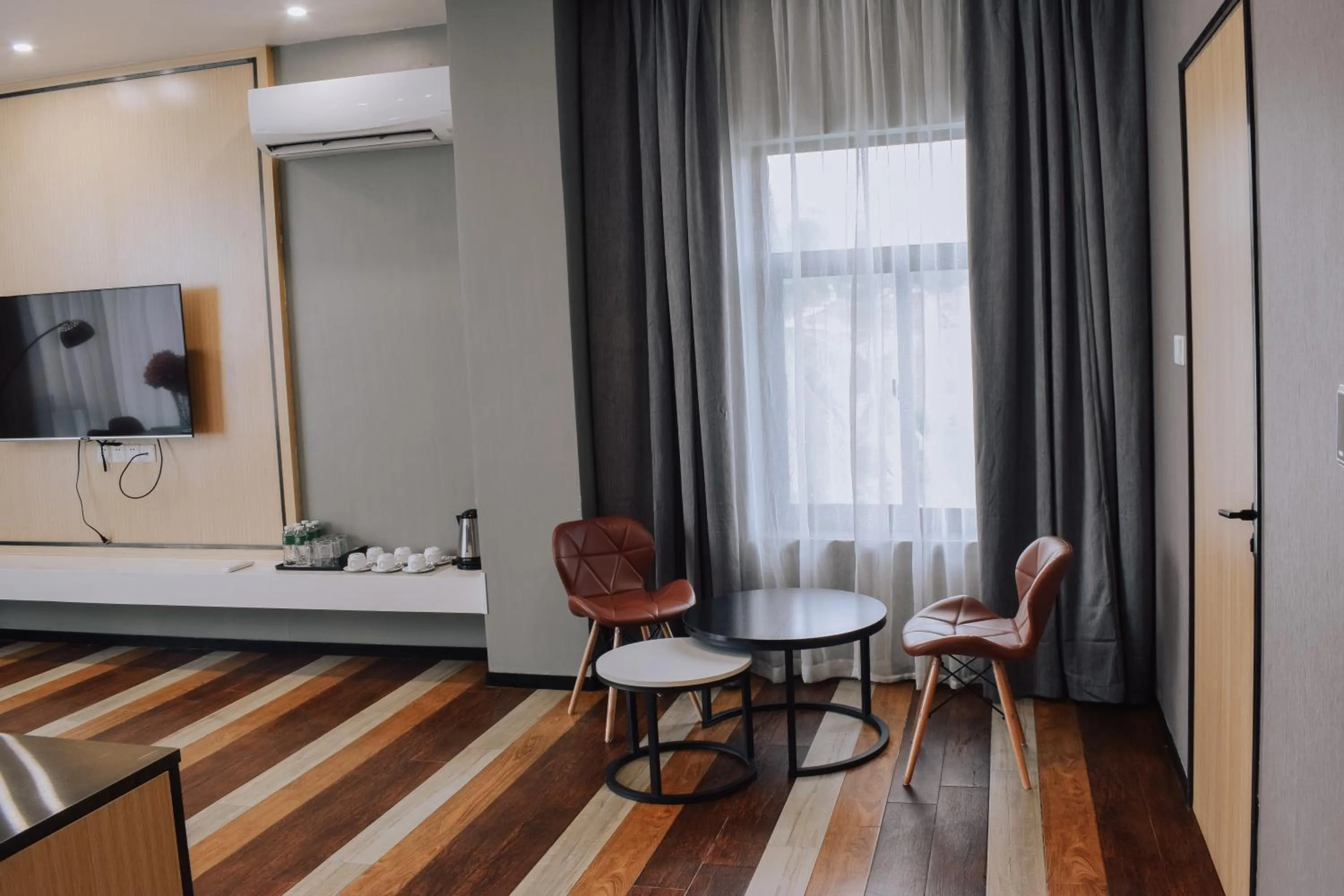 Seating area in Fan's Hotel Baybay