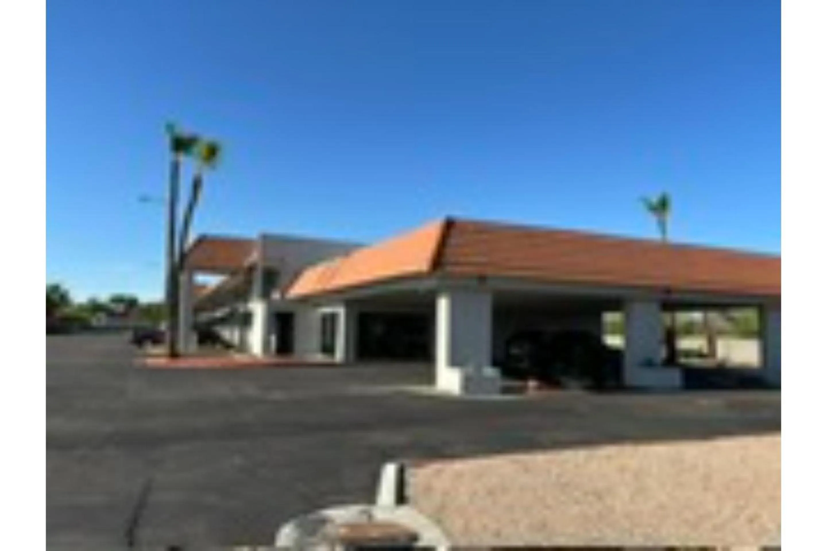 Property building in Motel 6 Mesa, AZ - Downtown