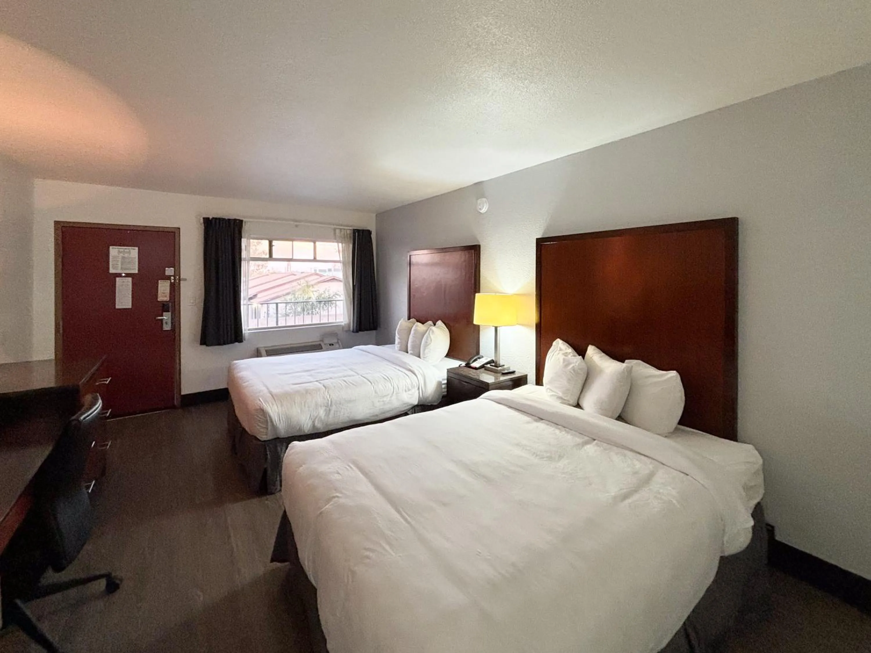 Photo of the whole room, Bed in Extend -a -Suites Mesa