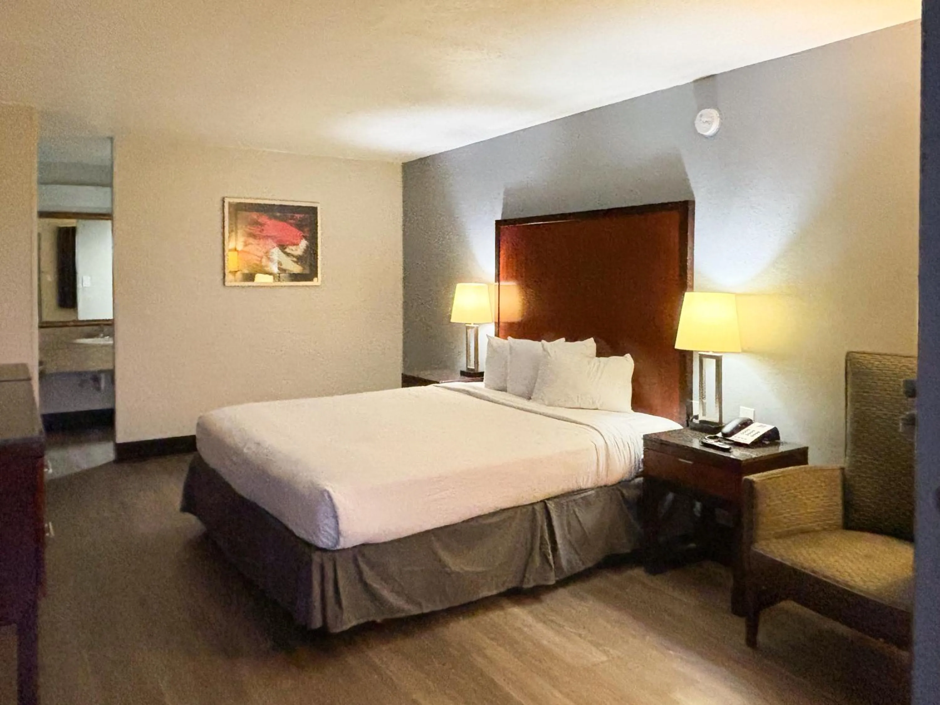 Photo of the whole room, Bed in Extend -a -Suites Mesa