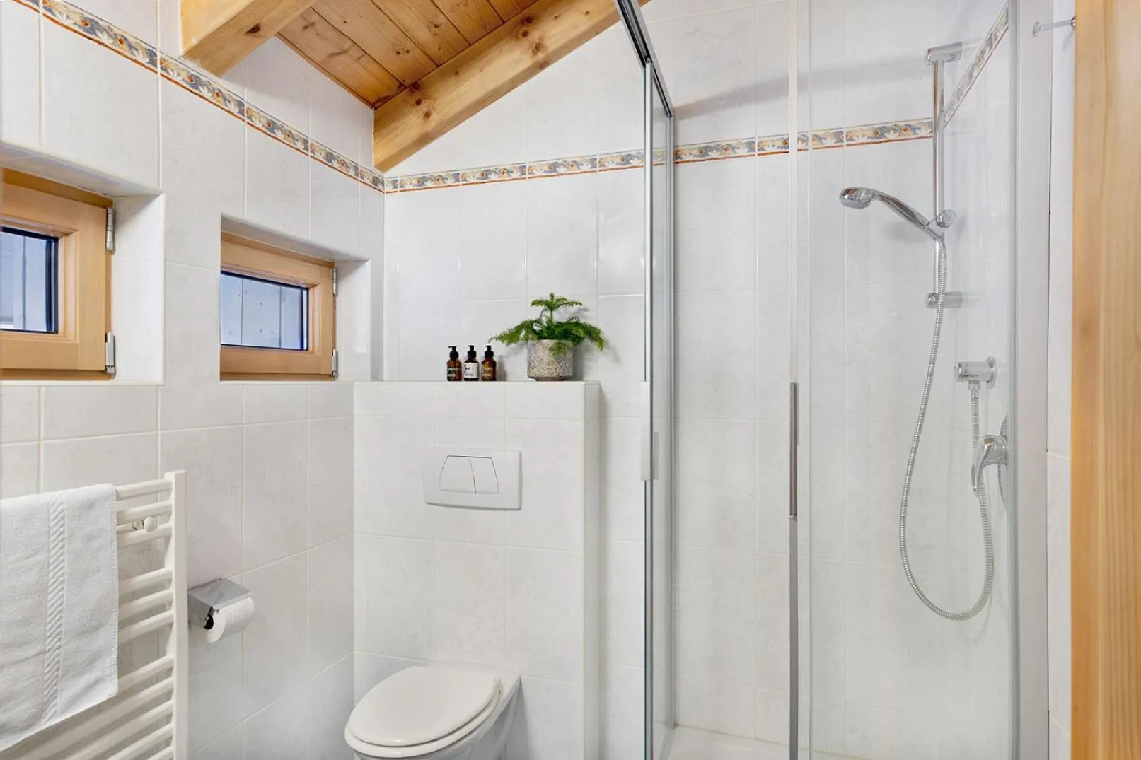Bathroom in Holzhackerin - the charming Haus am Berg