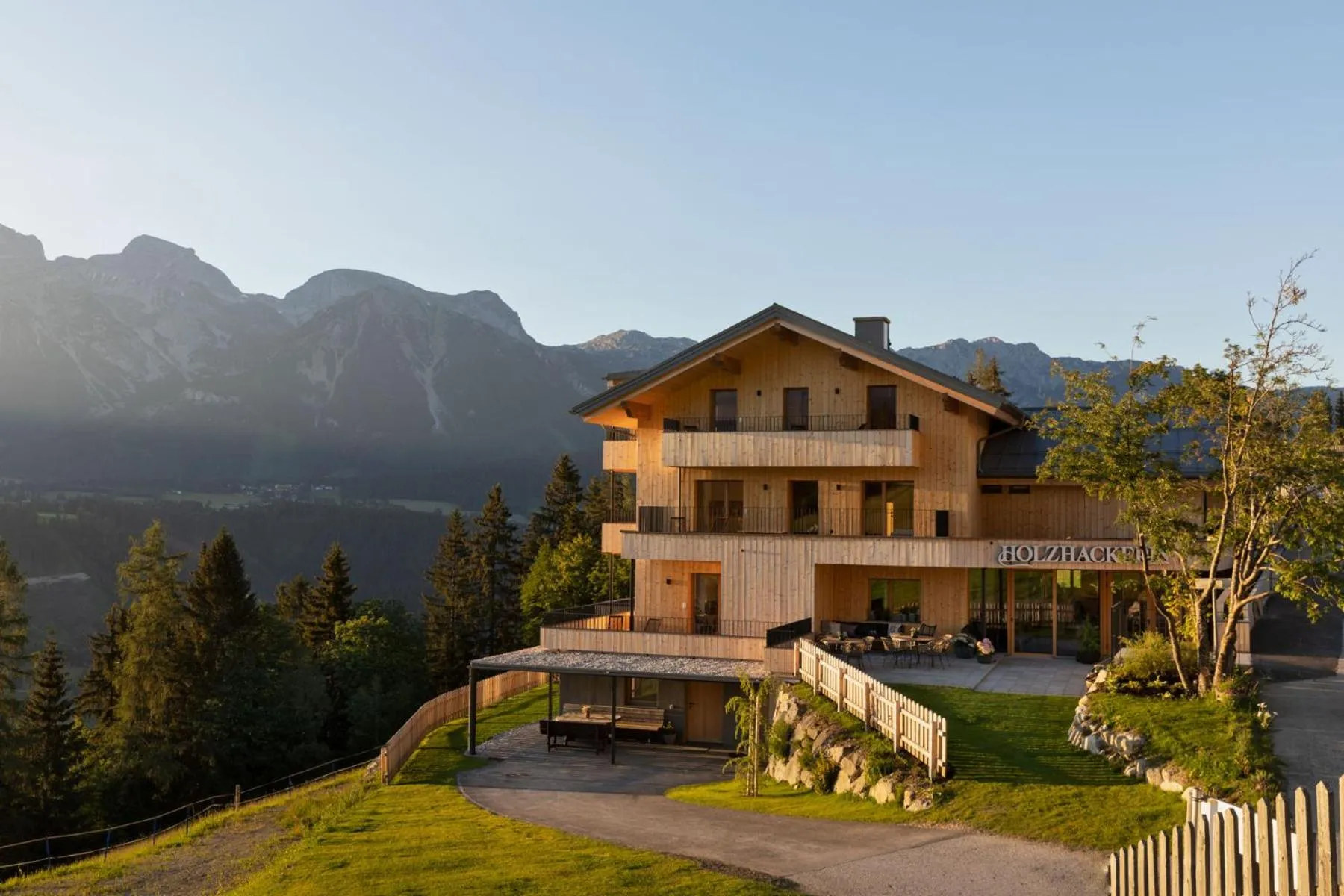 Property building in Holzhackerin - the charming Haus am Berg