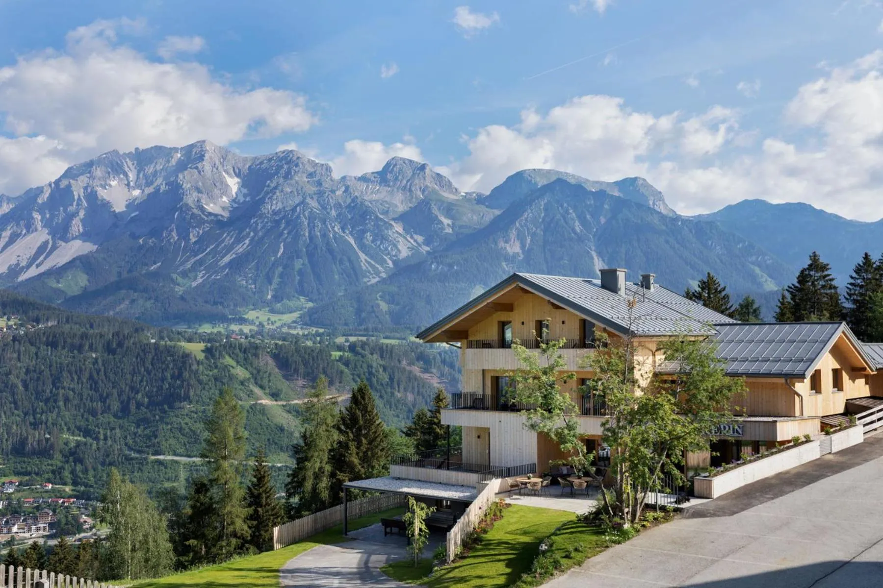 Property building in Holzhackerin - the charming Haus am Berg