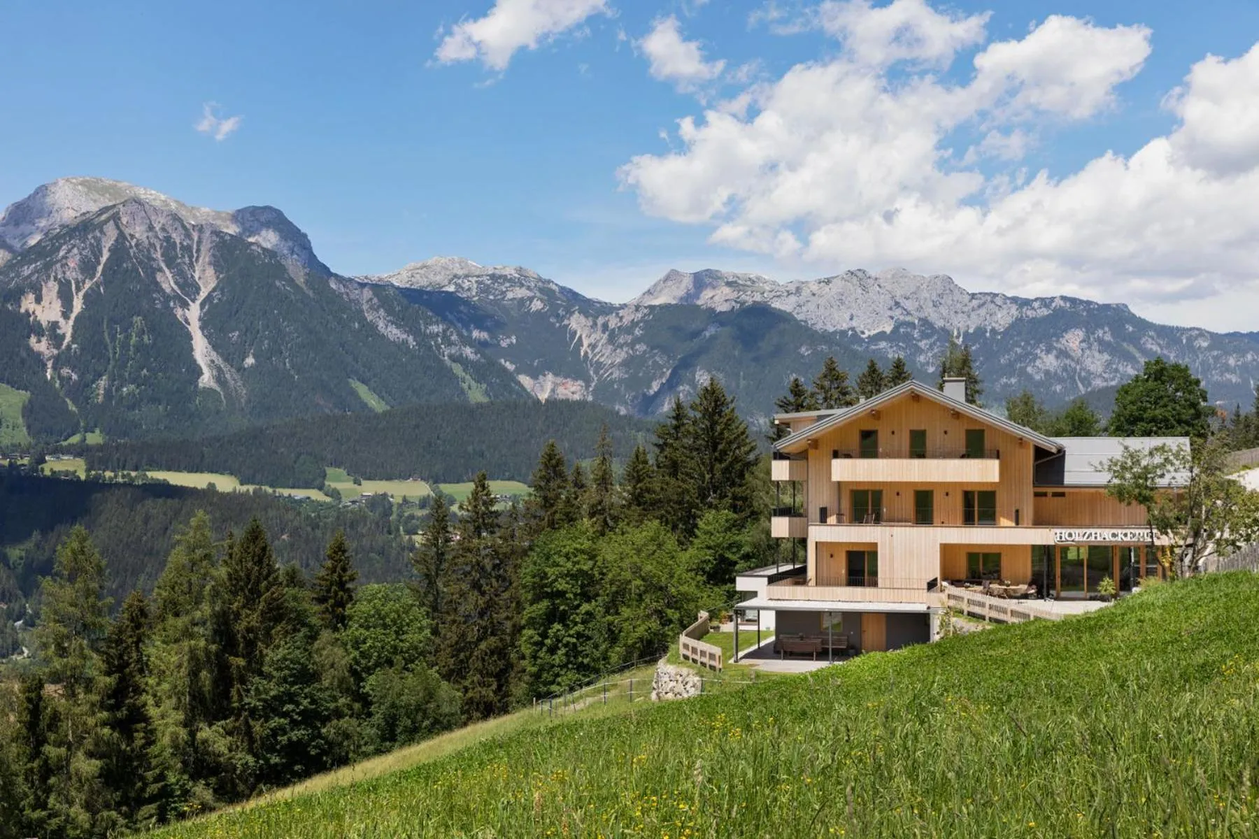 Property building in Holzhackerin - the charming Haus am Berg