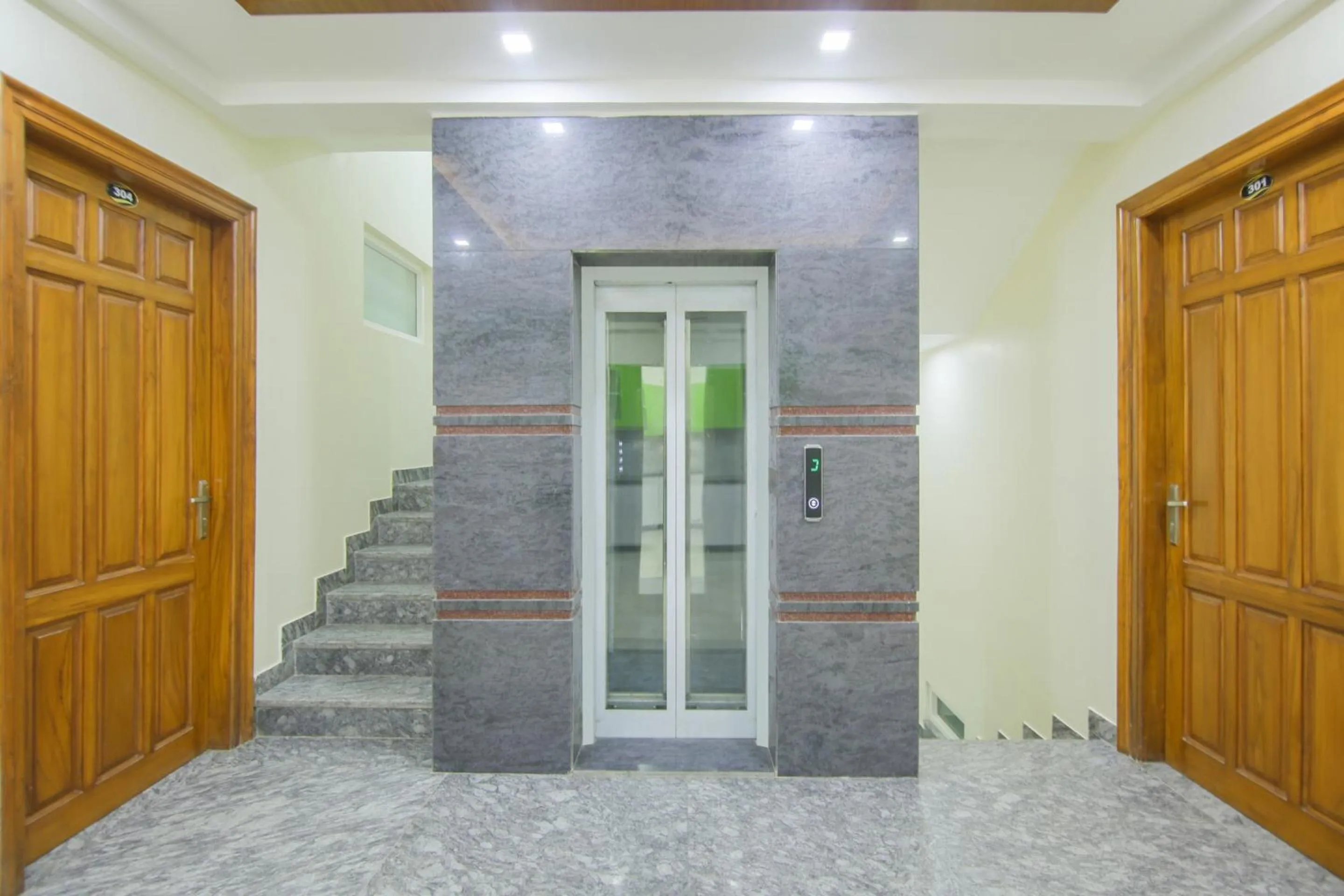 Lobby or reception in Collection O Corporate Suite Near Omaxe Celebration Mall